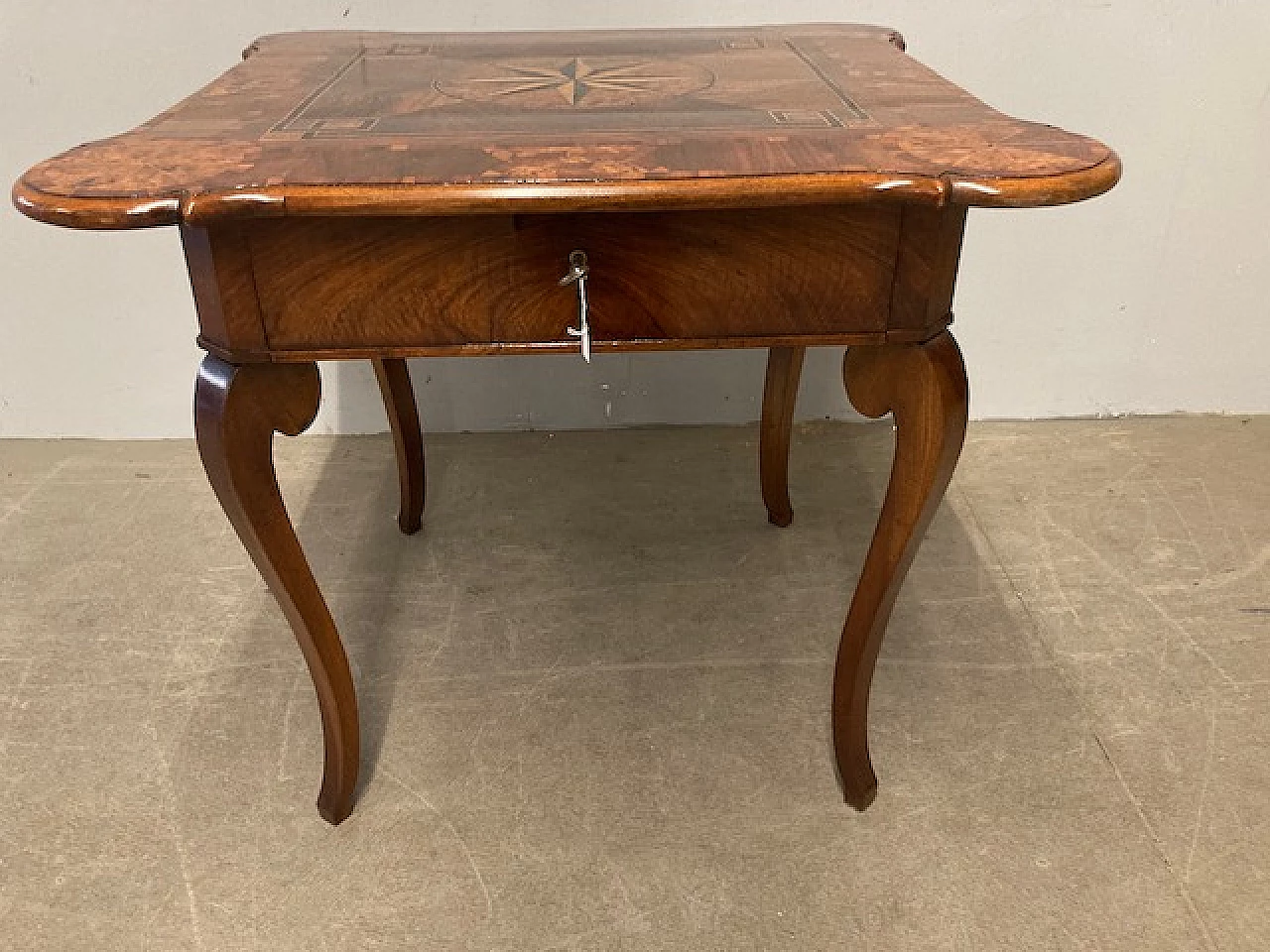 Rolo inlaid wood game table, late 18th century 3