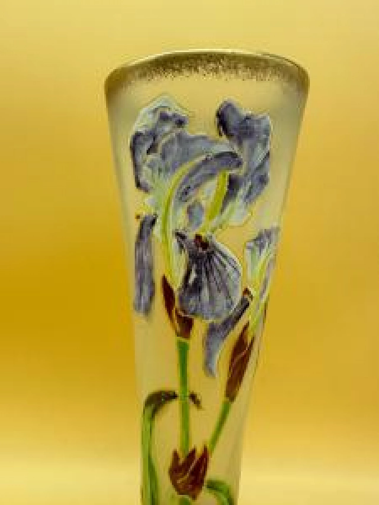 Frosted glass vase with floral motif in relief 2