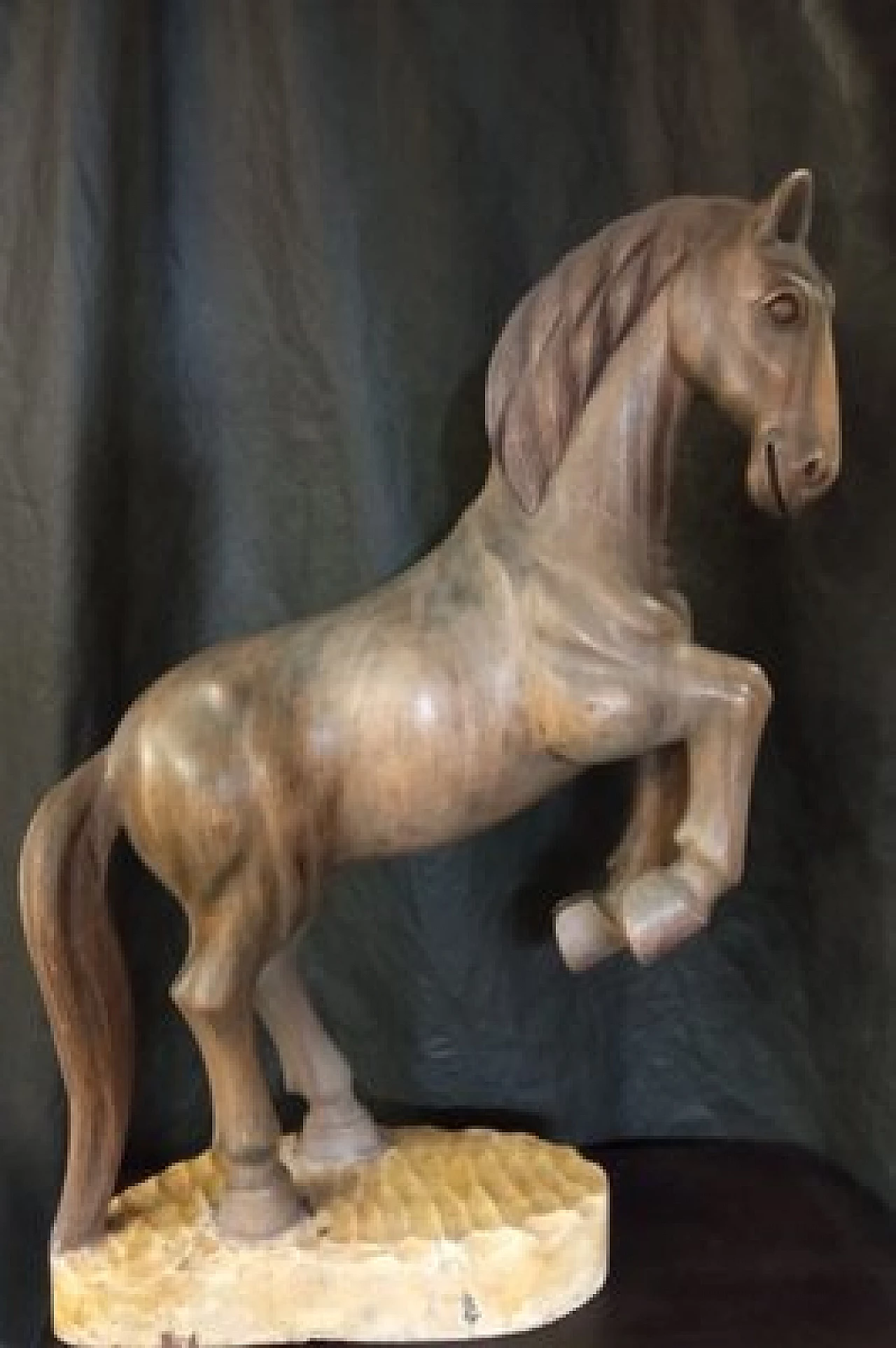 Walnut horse sculpture, 1920s 1