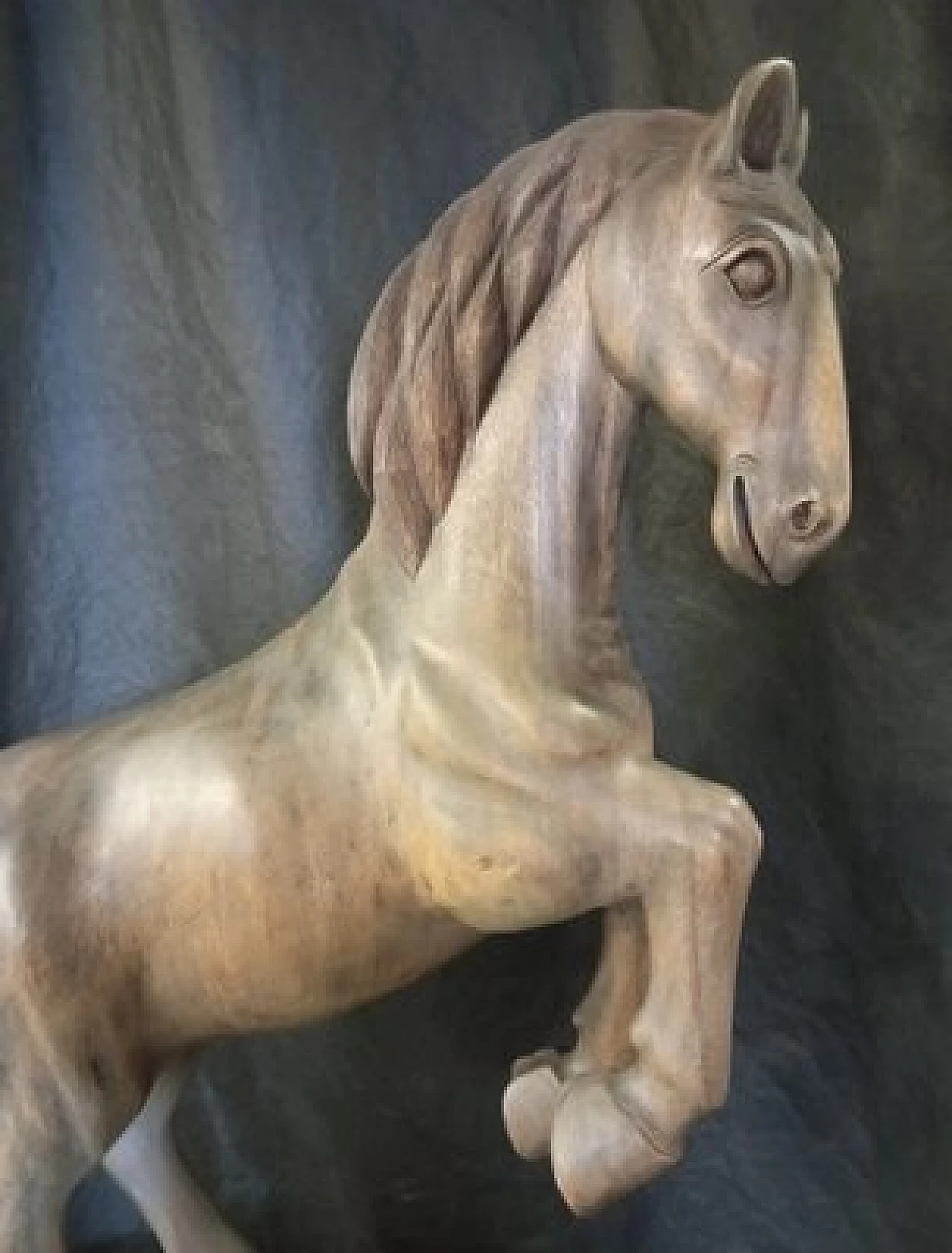 Walnut horse sculpture, 1920s 2