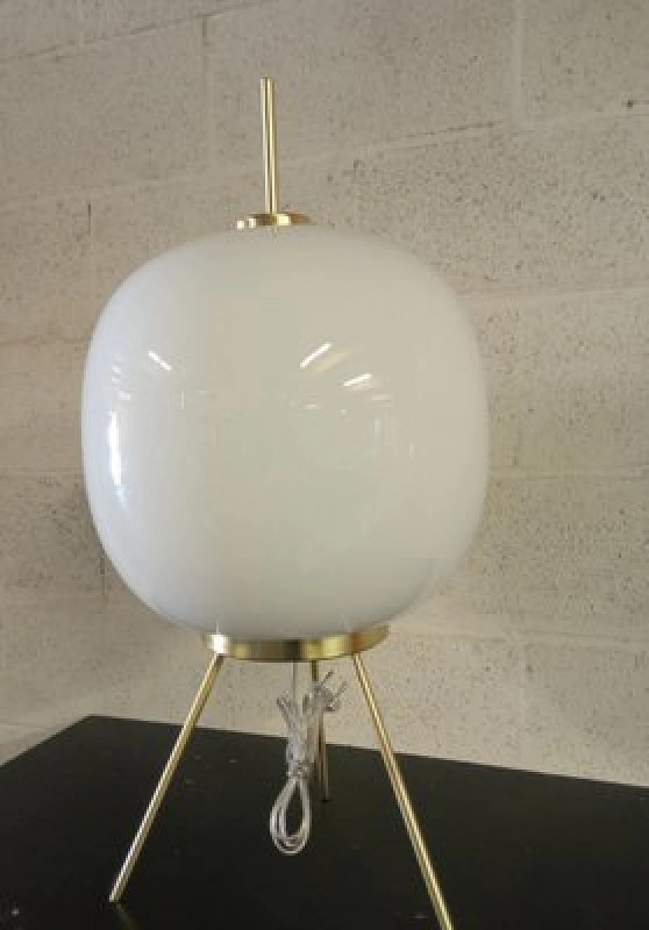 White Murano glass table lamp with metal frame, 1970s 10