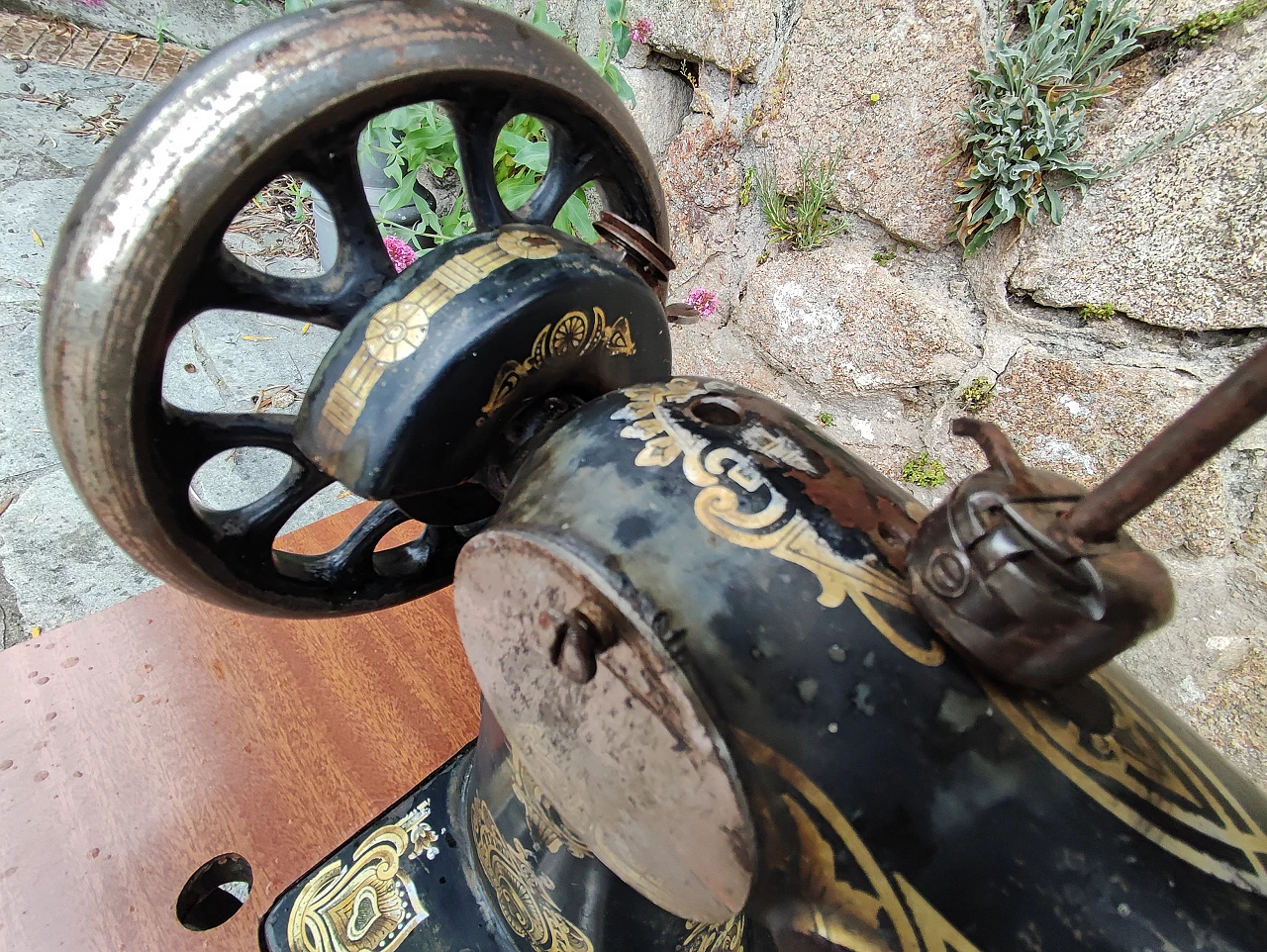 Kohler sewing machine, early 1900s 2