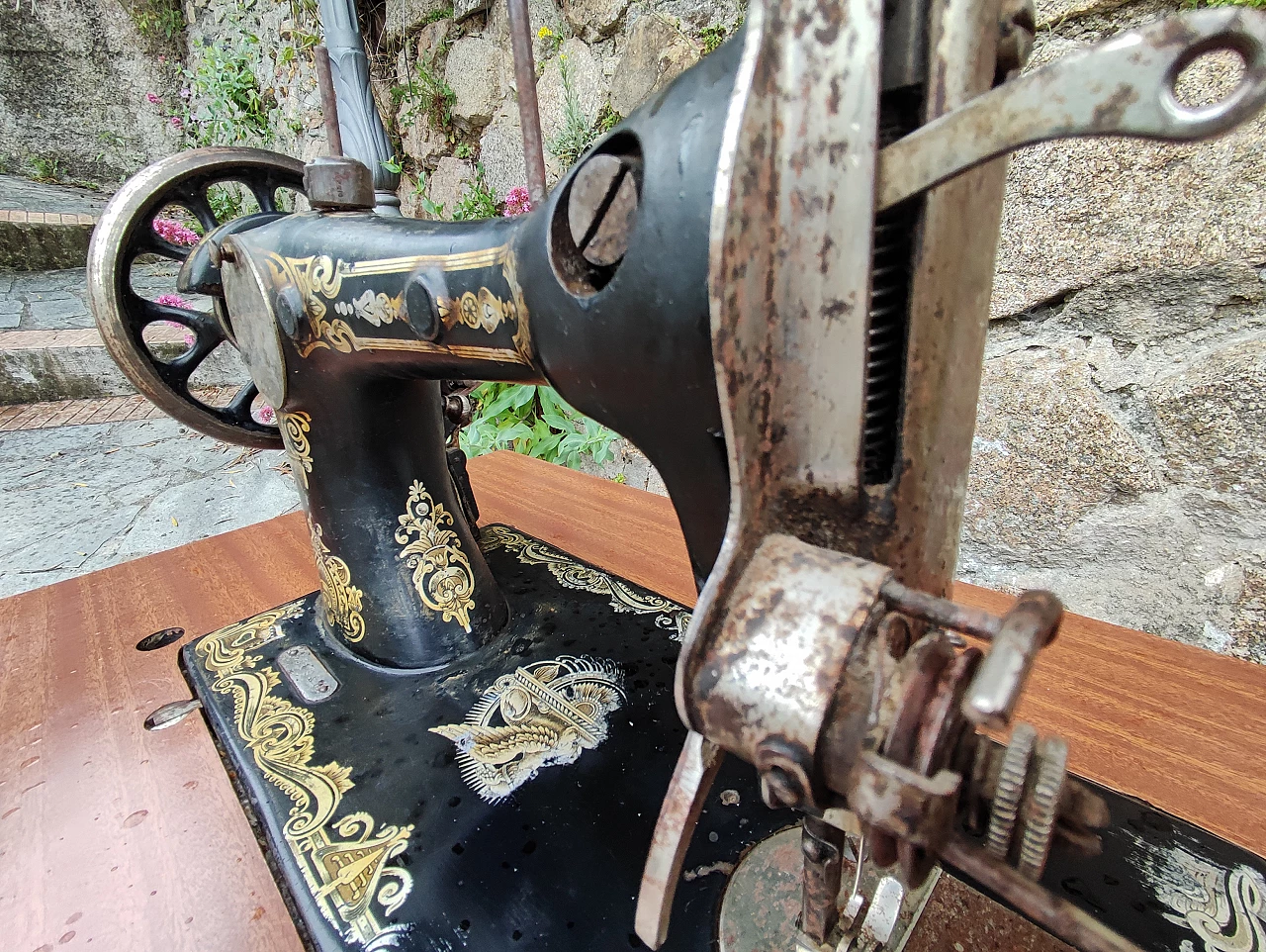 Kohler sewing machine, early 1900s 3