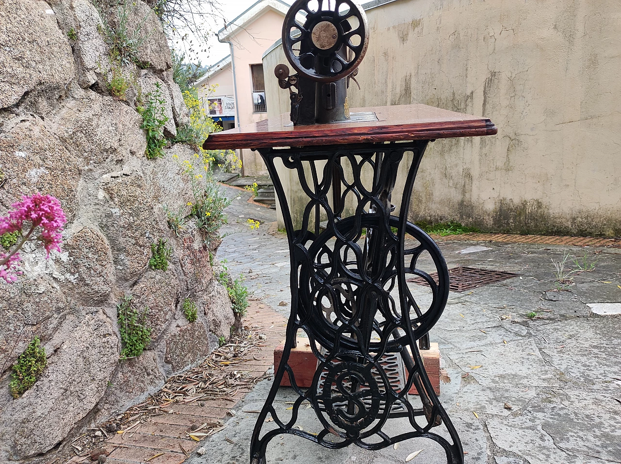 Kohler sewing machine, early 1900s 14