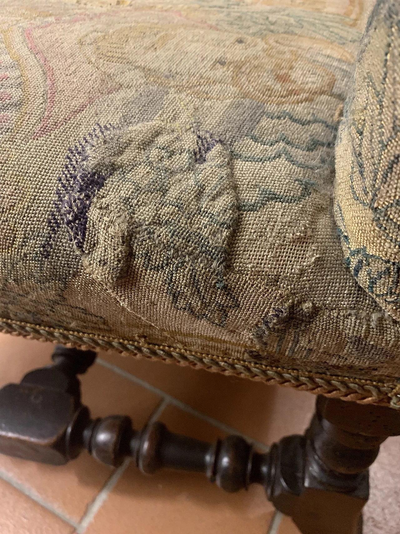 French walnut and patterned fabric armchair, 17th century 18