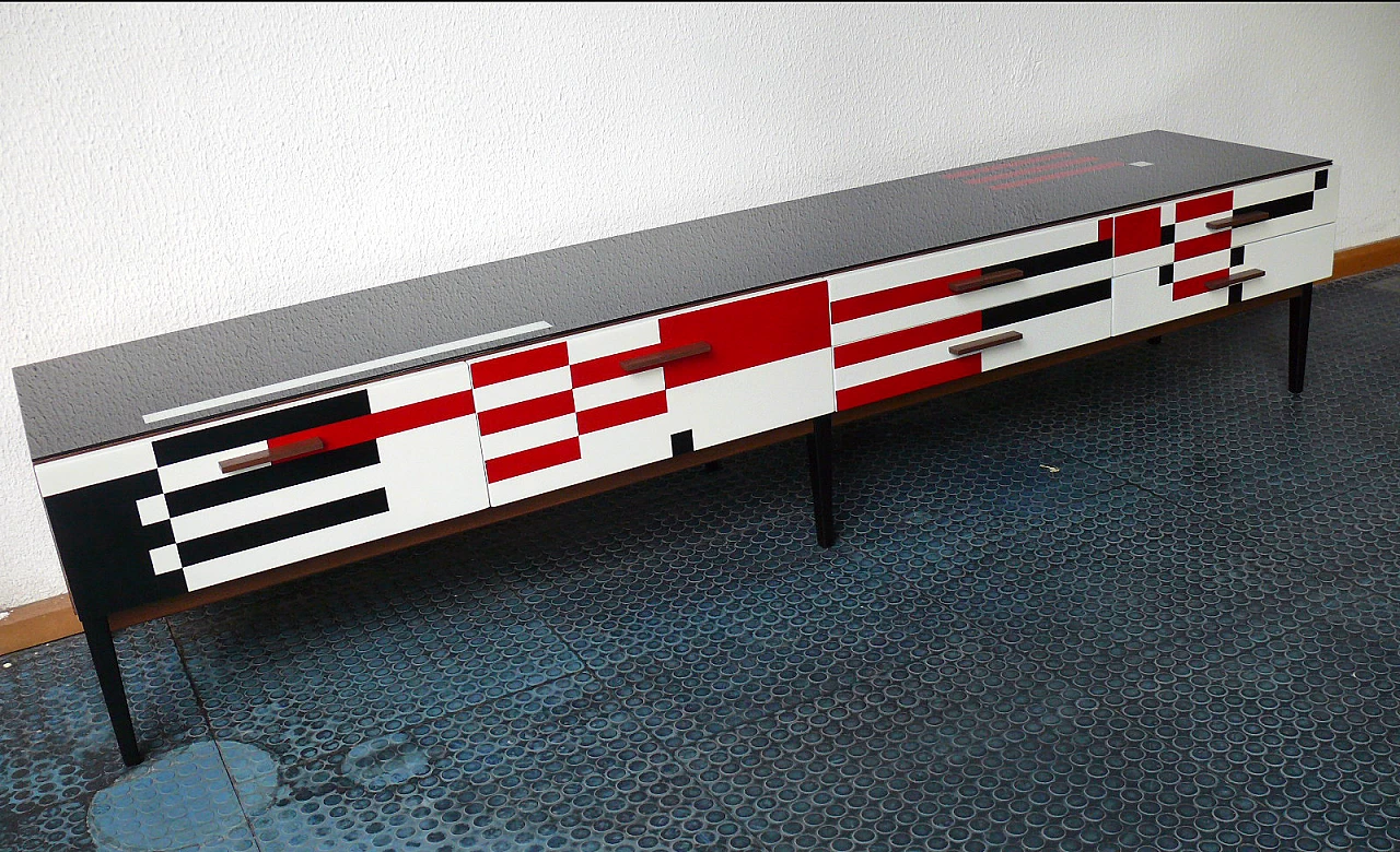 Credenza Op-Art con piano in vetro e maniglie in quercia massello in stile Bauhaus, anni '70 6