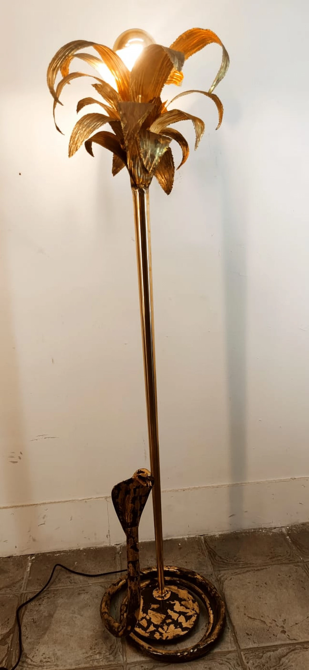 Brass palm tree-shaped floor lamp with cobra, 1970s 3