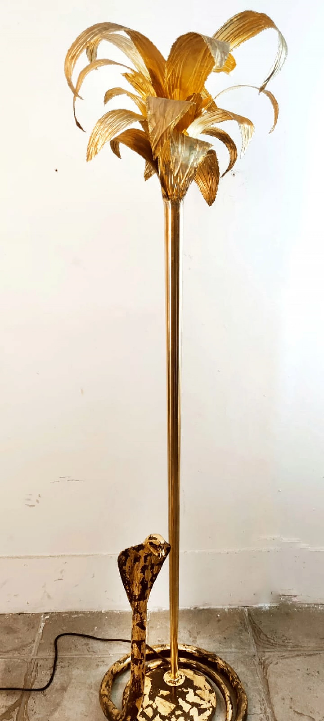 Brass palm tree-shaped floor lamp with cobra, 1970s 31