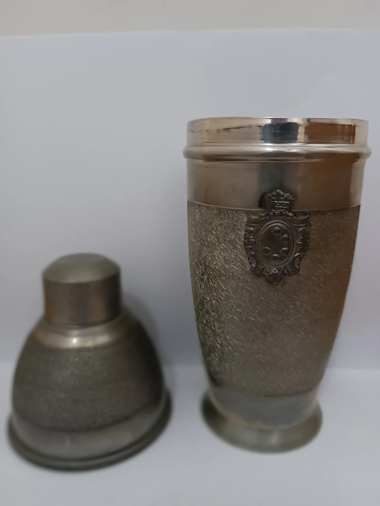 Pewter shaker with heraldic crests 2
