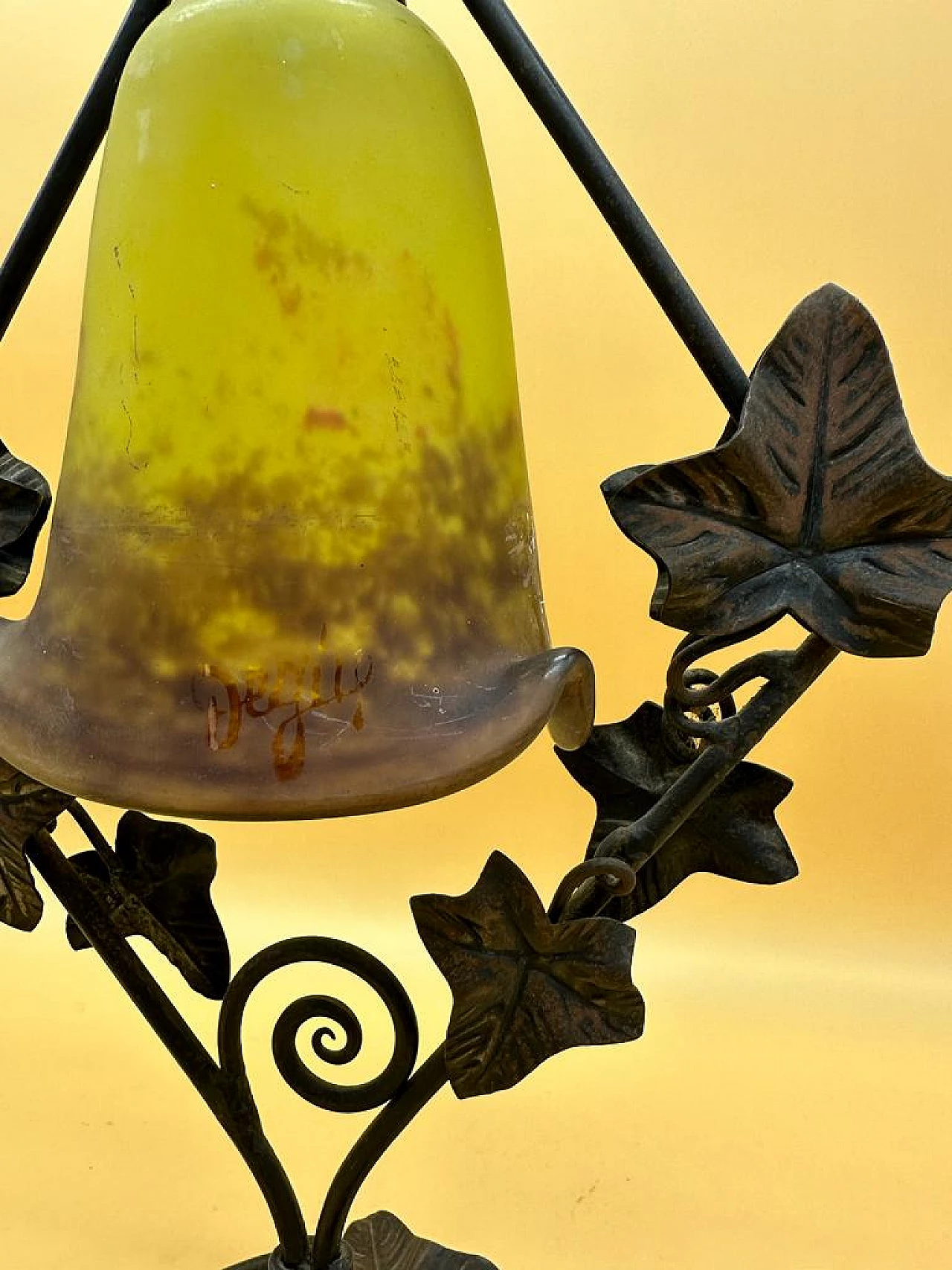 Degue wrought-iron table lamp with glass-pulp tulip, early 20th century 4