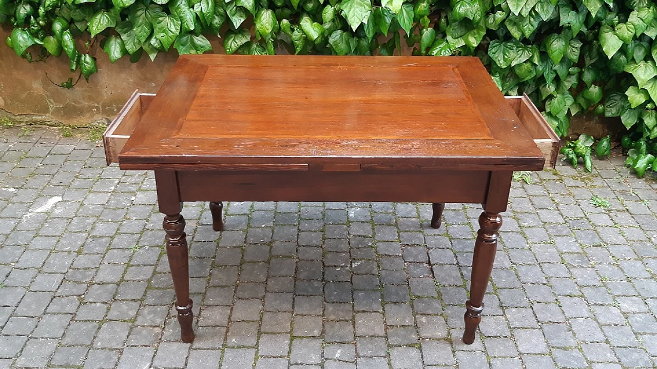 Extending walnut, oak and cherry table with turned legs, 19th century 6