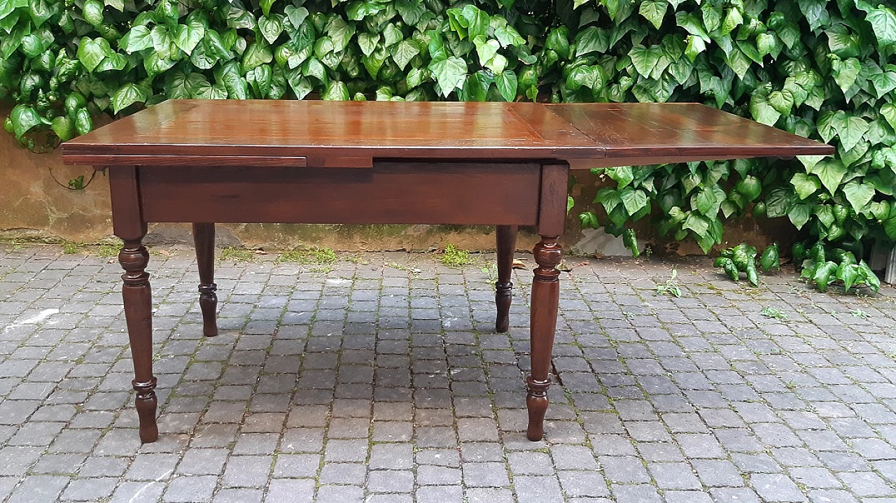 Extending walnut, oak and cherry table with turned legs, 19th century 9