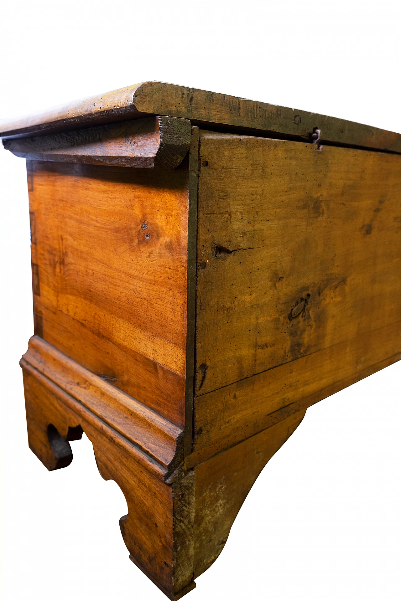 Rectangular walnut covered chest, mid-18th century 17