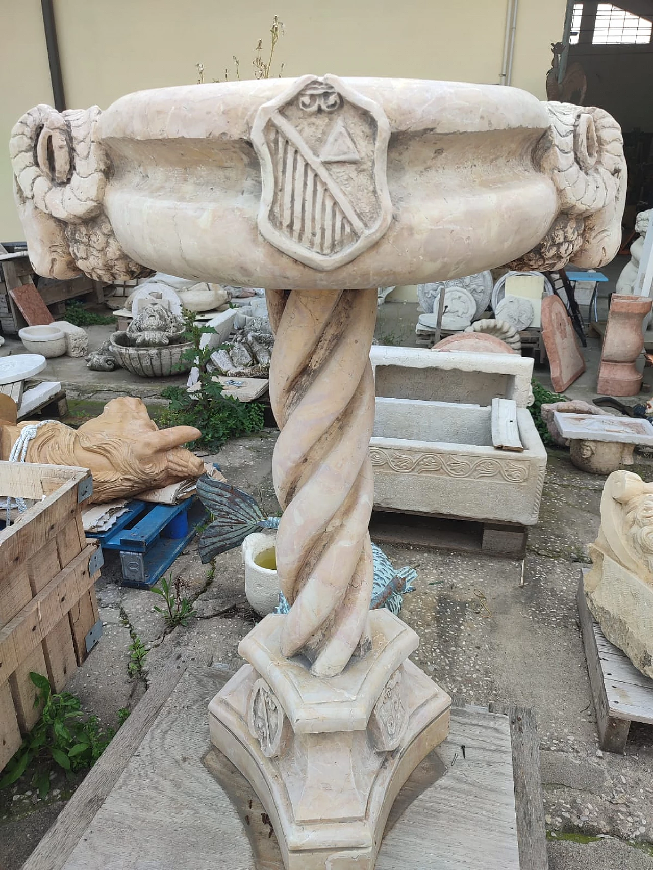 Neo-Gothic yellow Nembro marble baptismal font, late 19th century 1