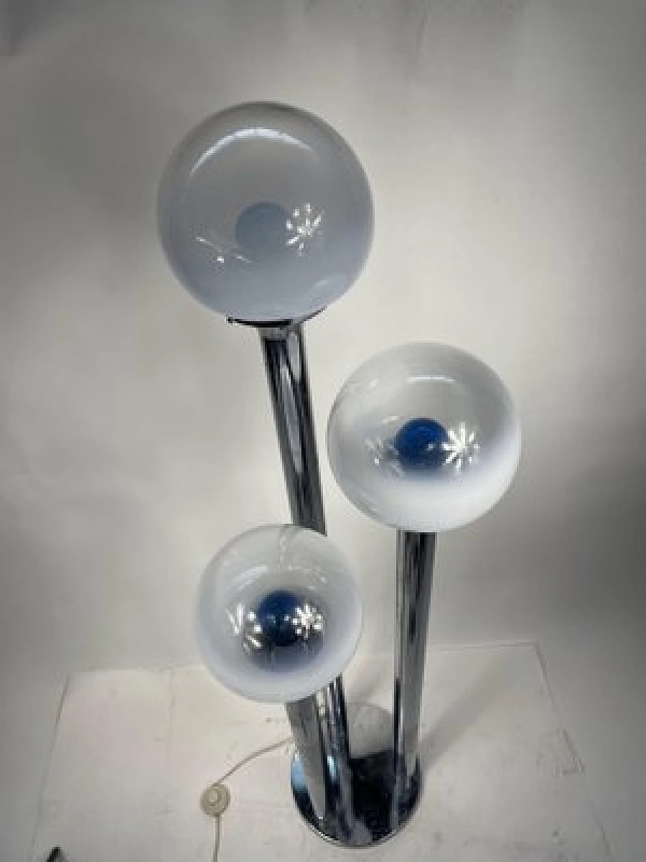 Three-light chromed steel and Murano glass floor lamp, 1960s 10