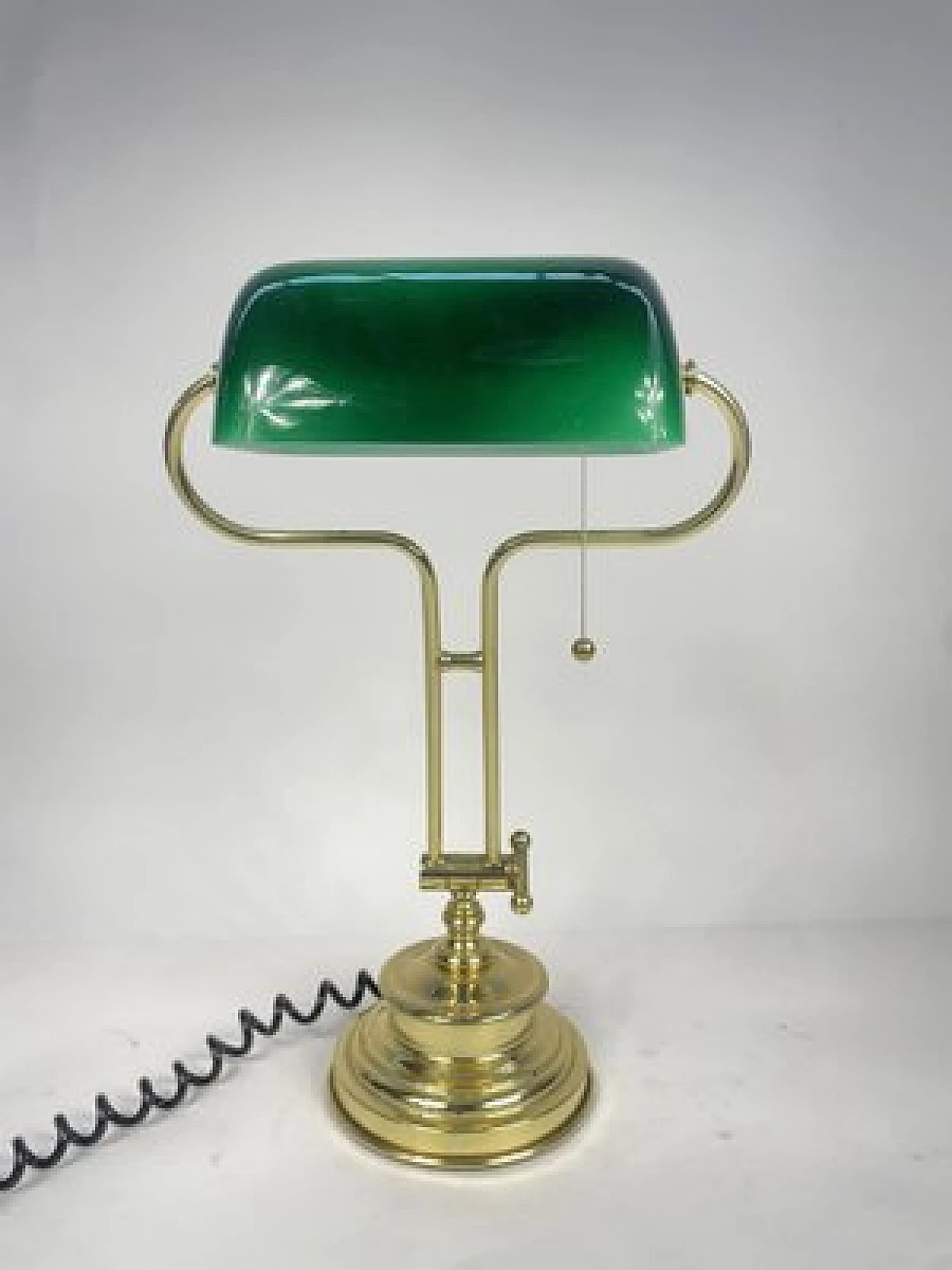 Lampada da tavolo ministeriale con vetro verde, anni '70 1