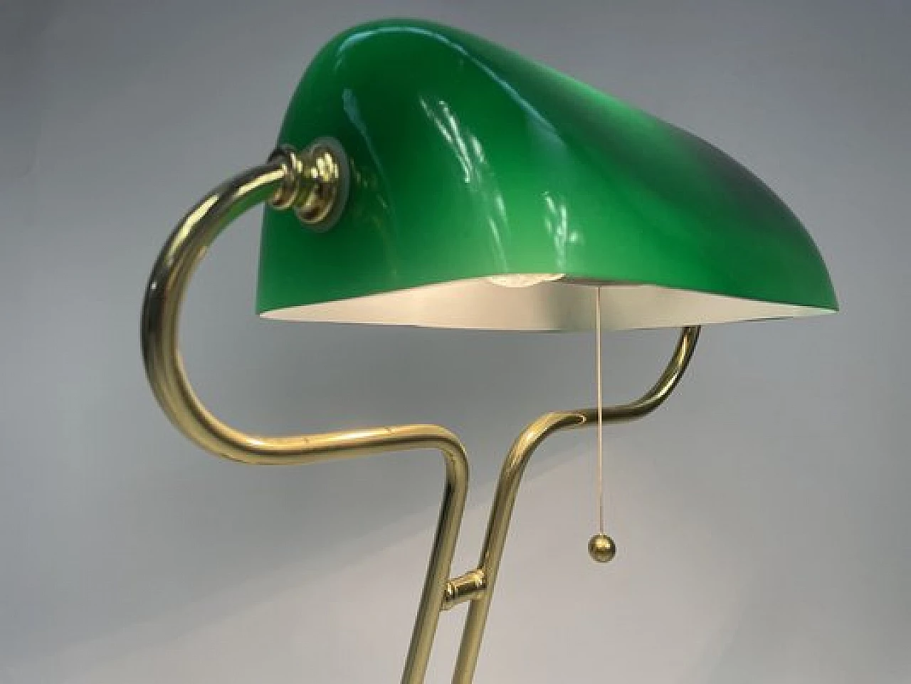 Lampada da tavolo ministeriale con vetro verde, anni '70 3