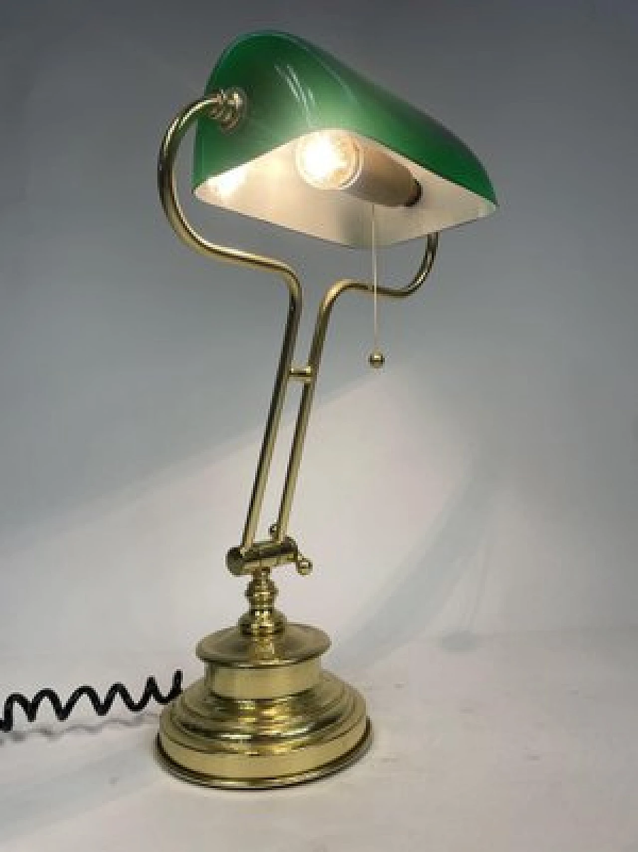 Lampada da tavolo ministeriale con vetro verde, anni '70 4