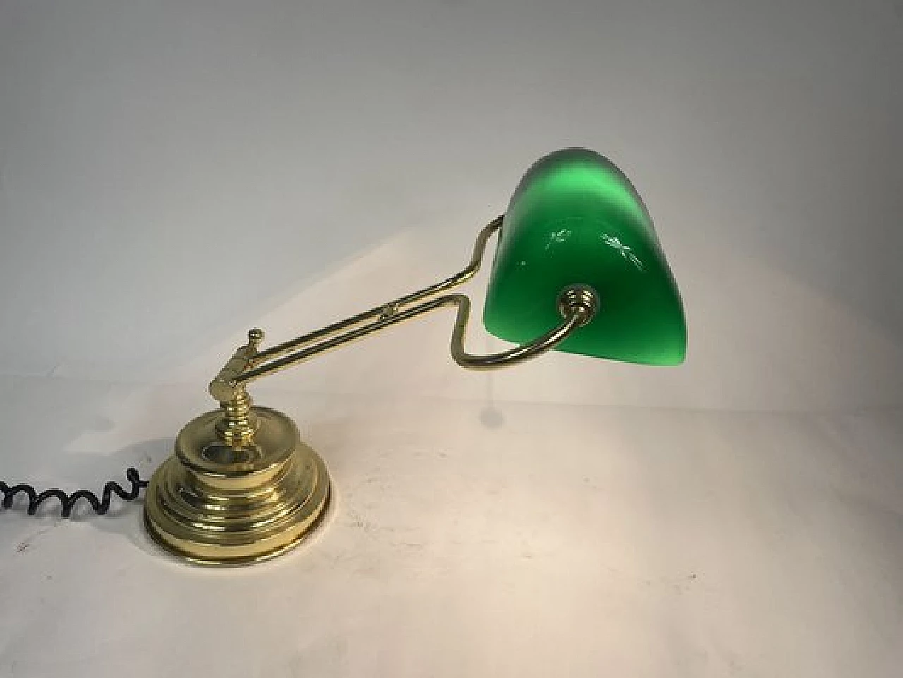 Lampada da tavolo ministeriale con vetro verde, anni '70 6