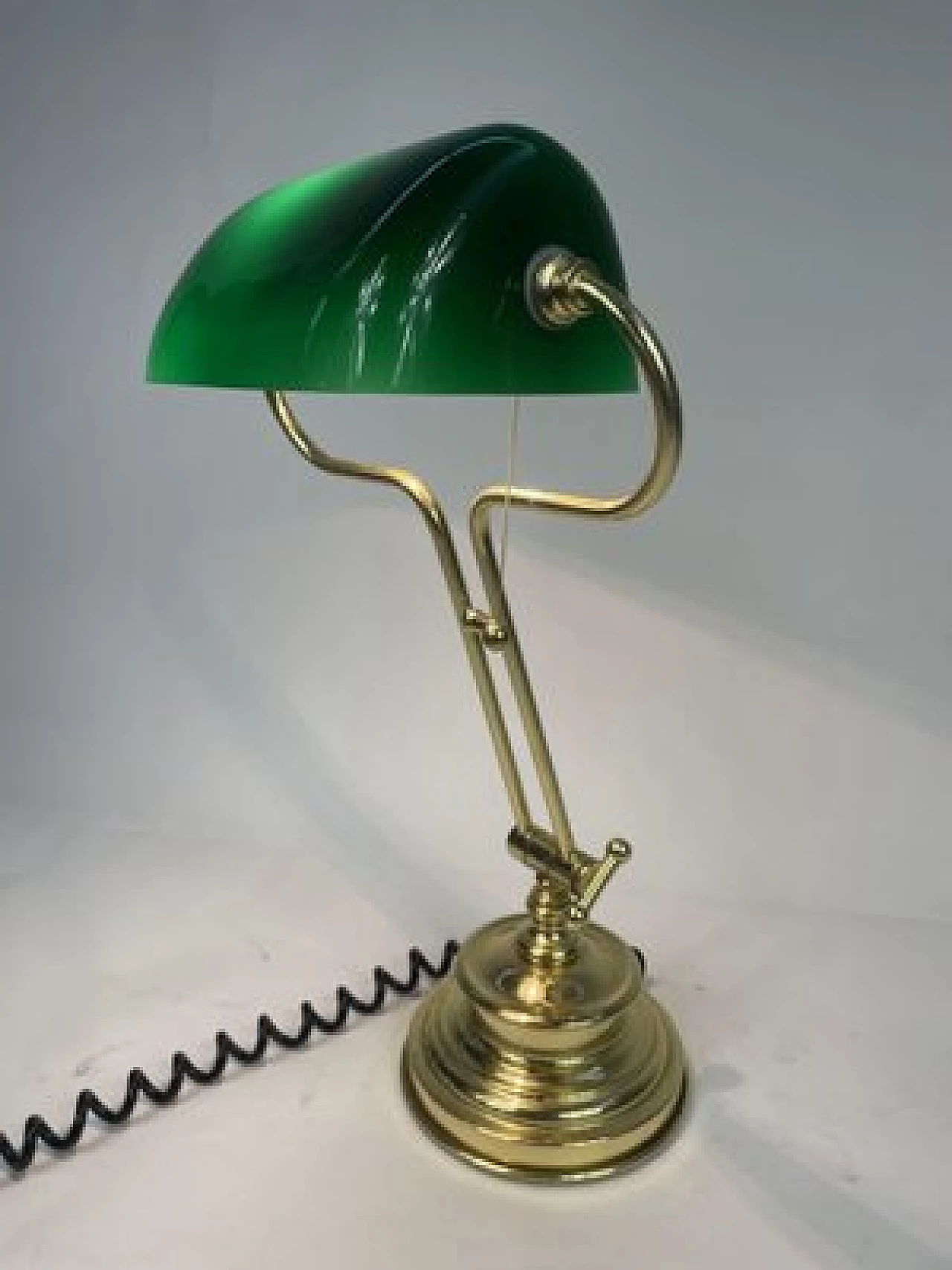 Lampada da tavolo ministeriale con vetro verde, anni '70 8