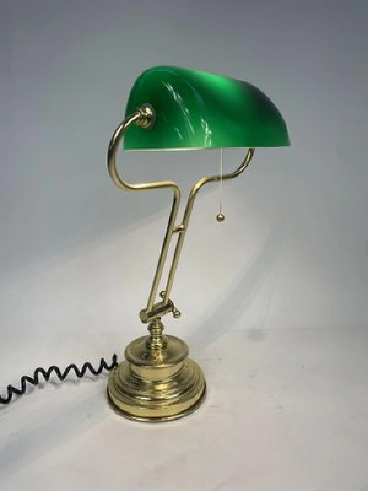 Lampada da tavolo ministeriale con vetro verde, anni '70 9