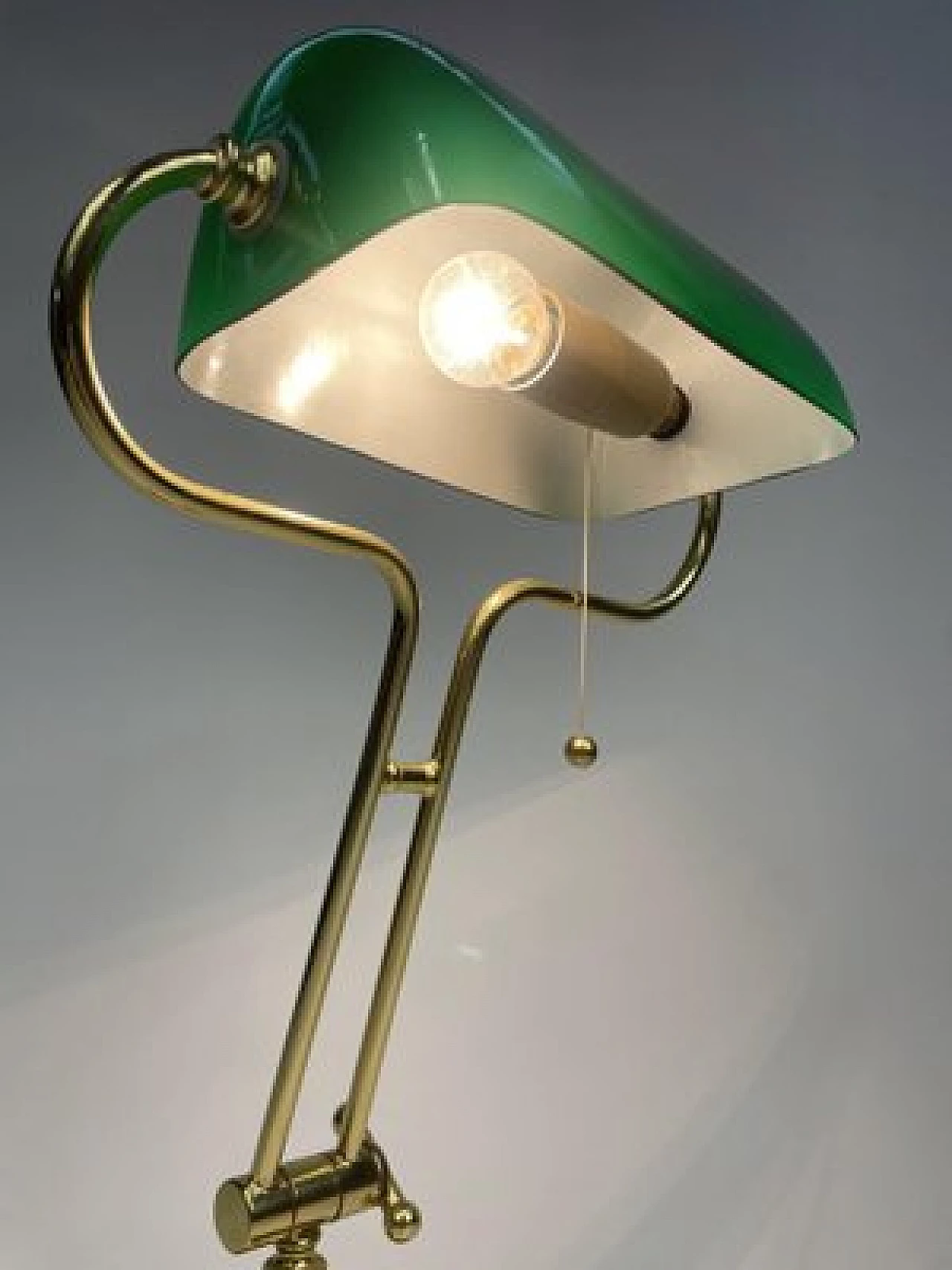 Lampada da tavolo ministeriale con vetro verde, anni '70 12