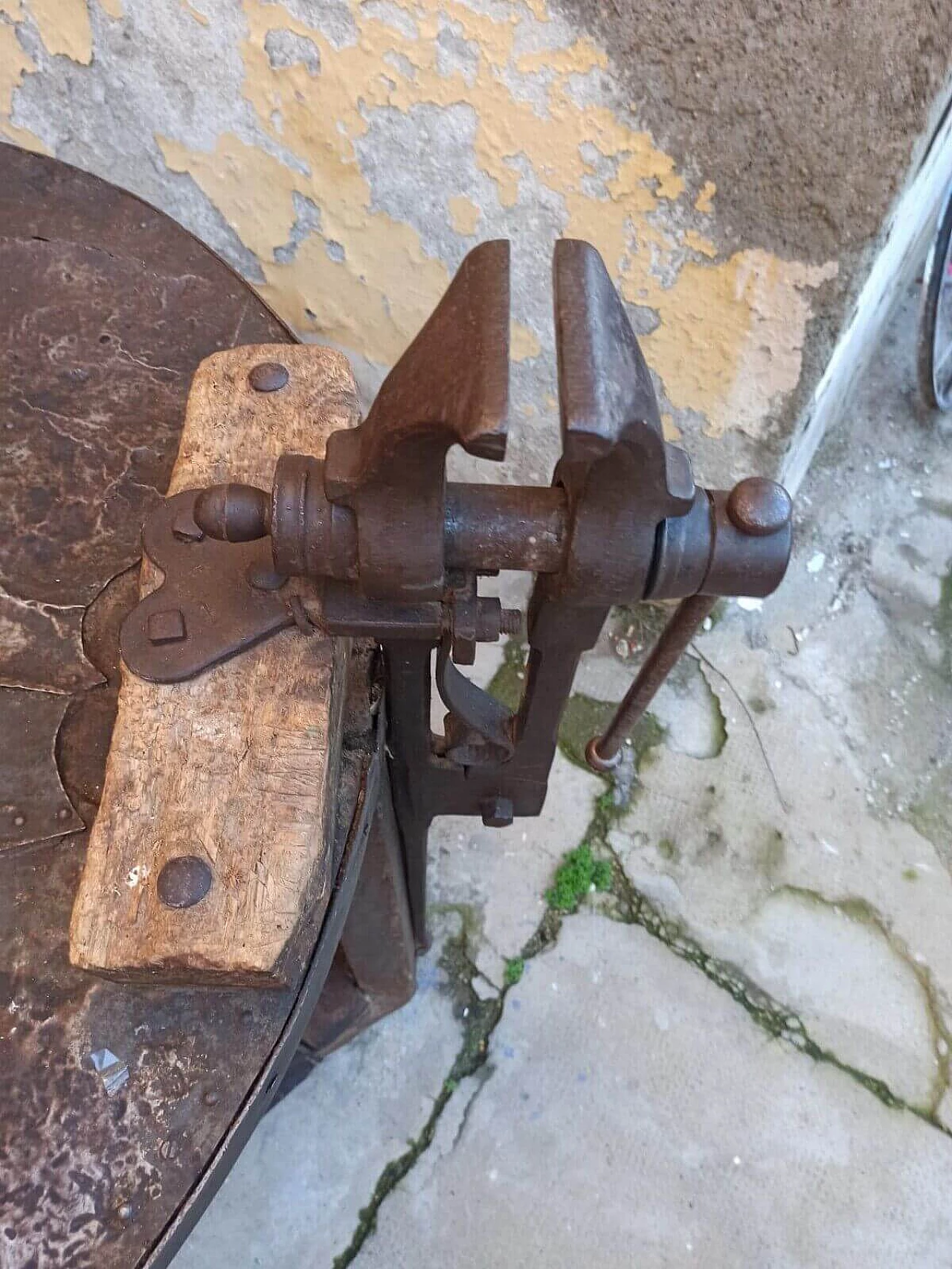 Workshop bench with vice, drill and grinding wheel, late 19th century 2