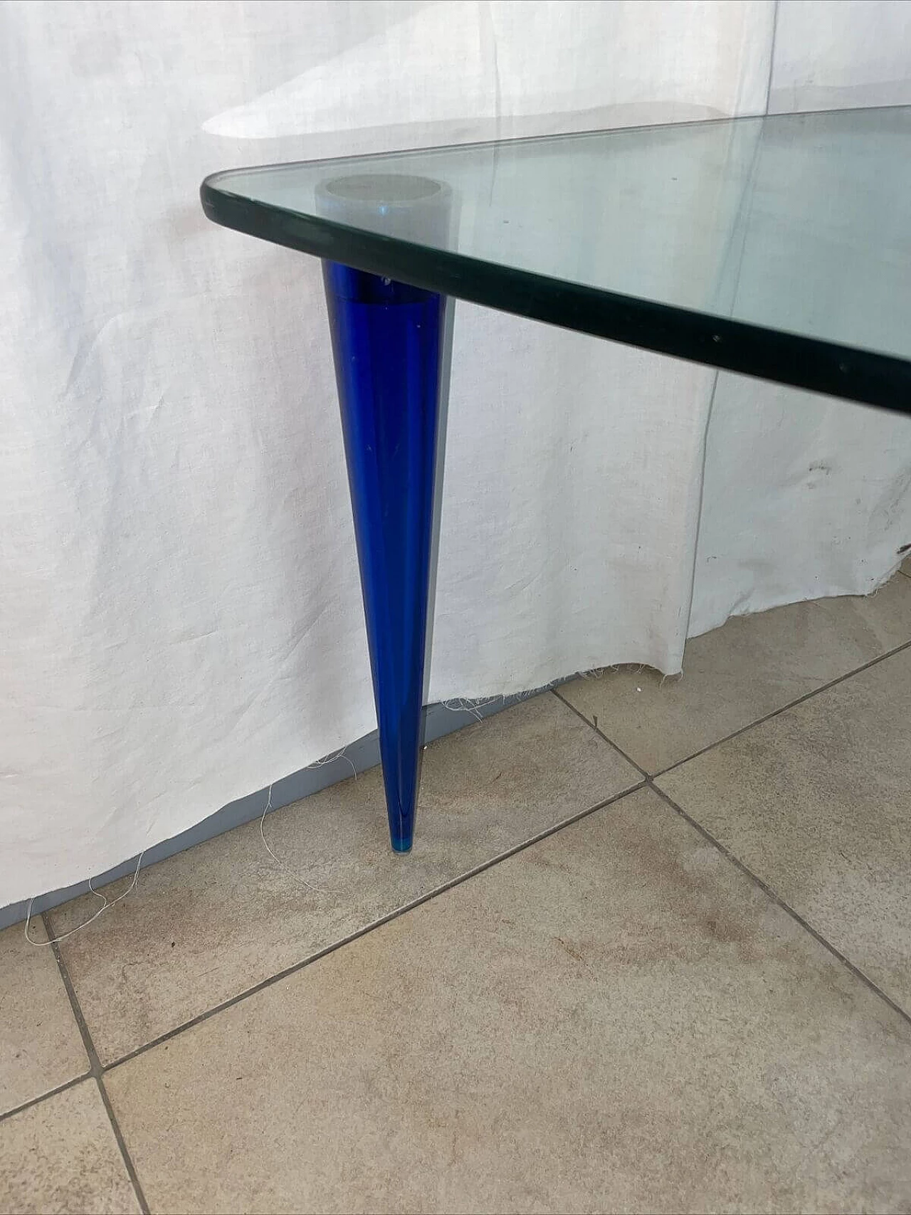 Crystal coffee table with conical legs, 1970s 3