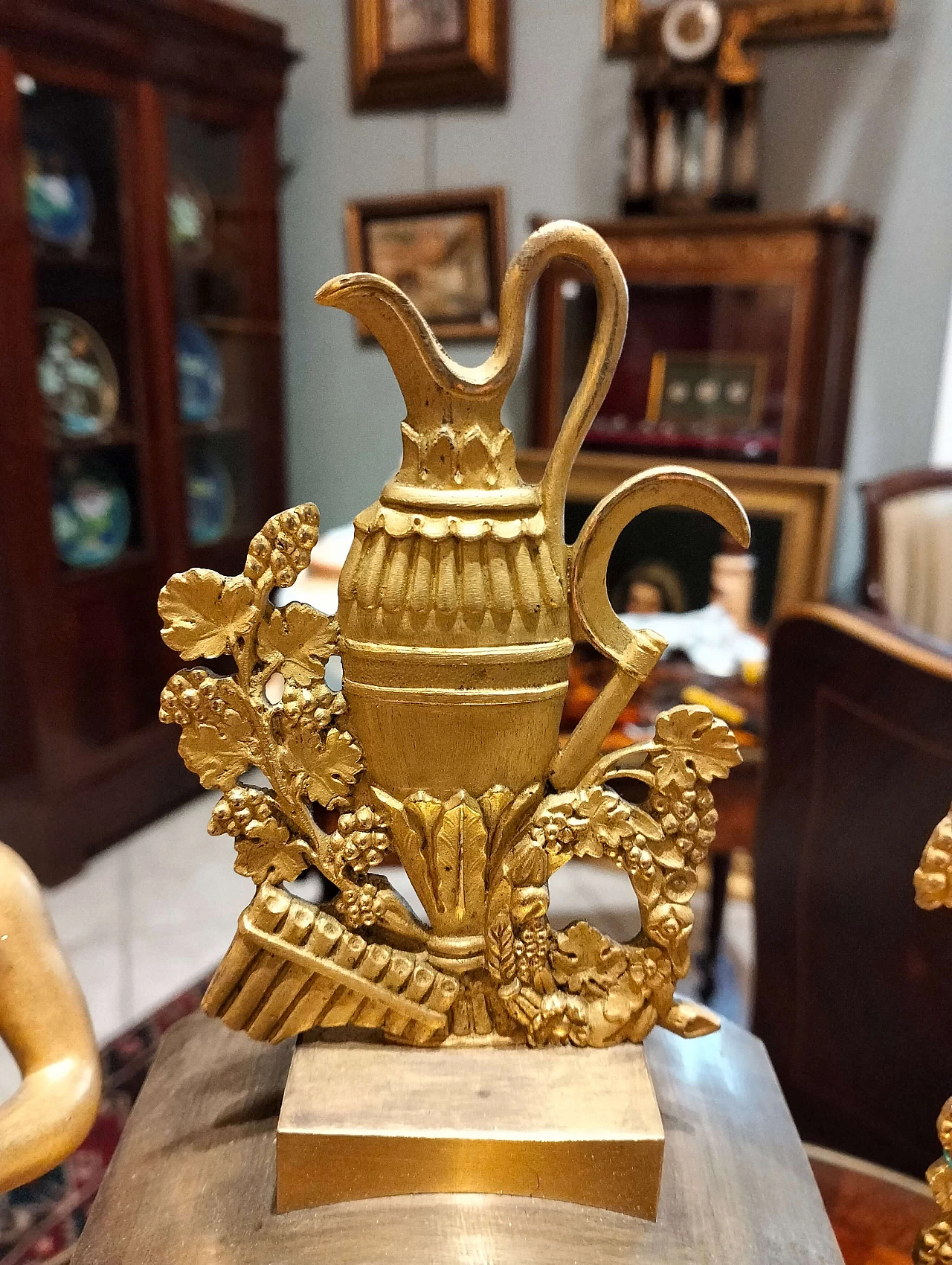 Mercury-gilt bronze Empire clock, 19th century 14