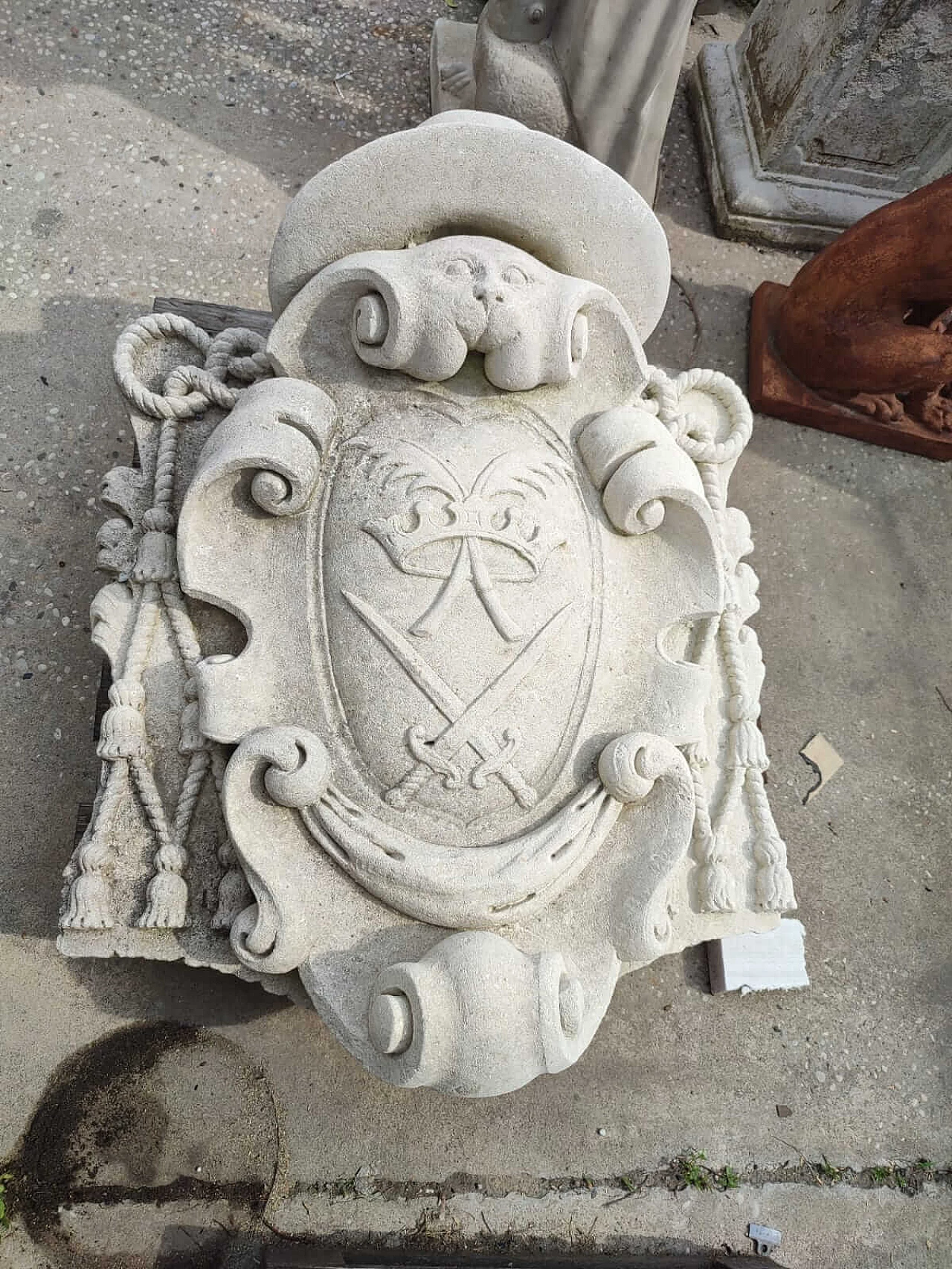 Papal coat of arms in Vicenza stone, 1920s 2