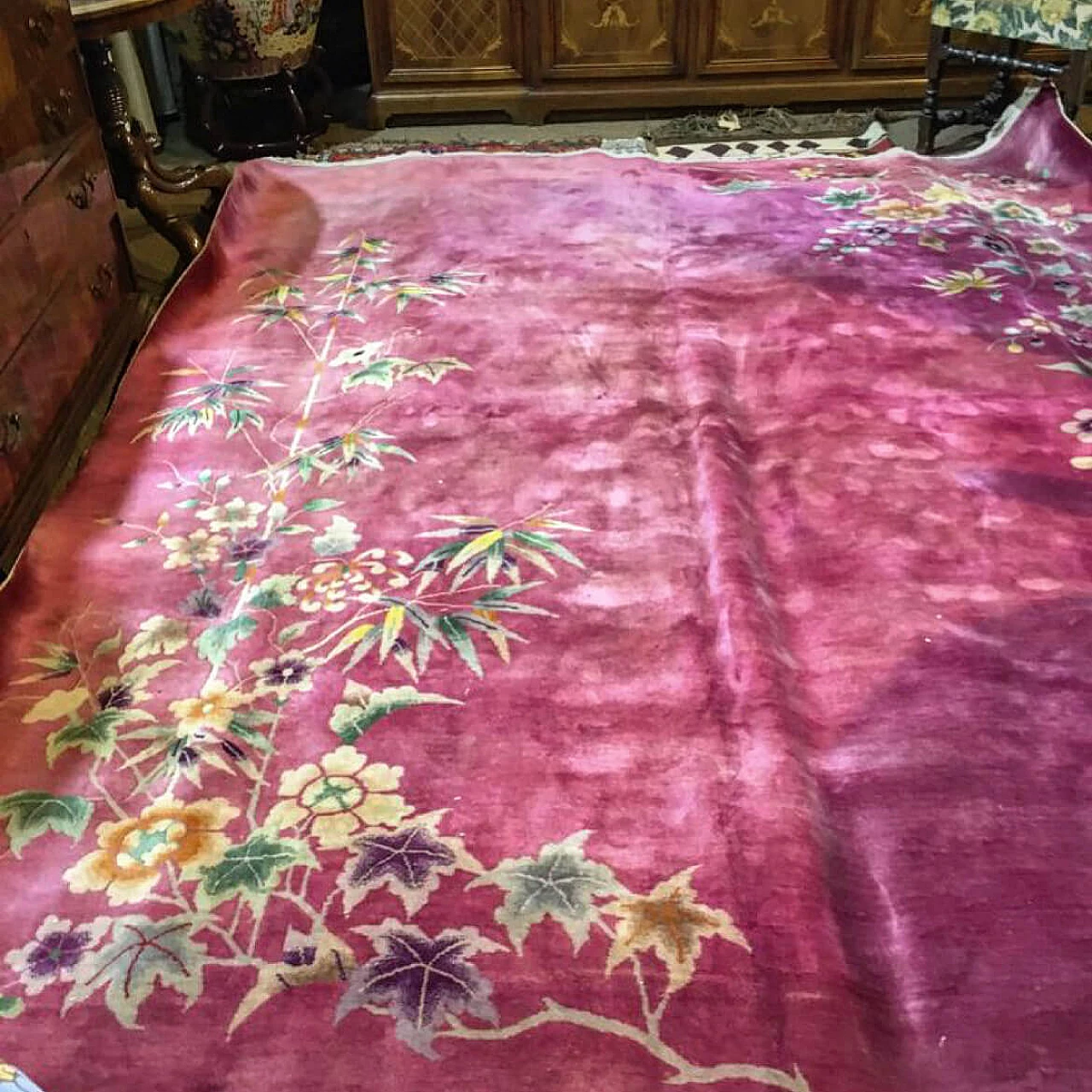 Chinese rug with floral pattern, 1930s 1