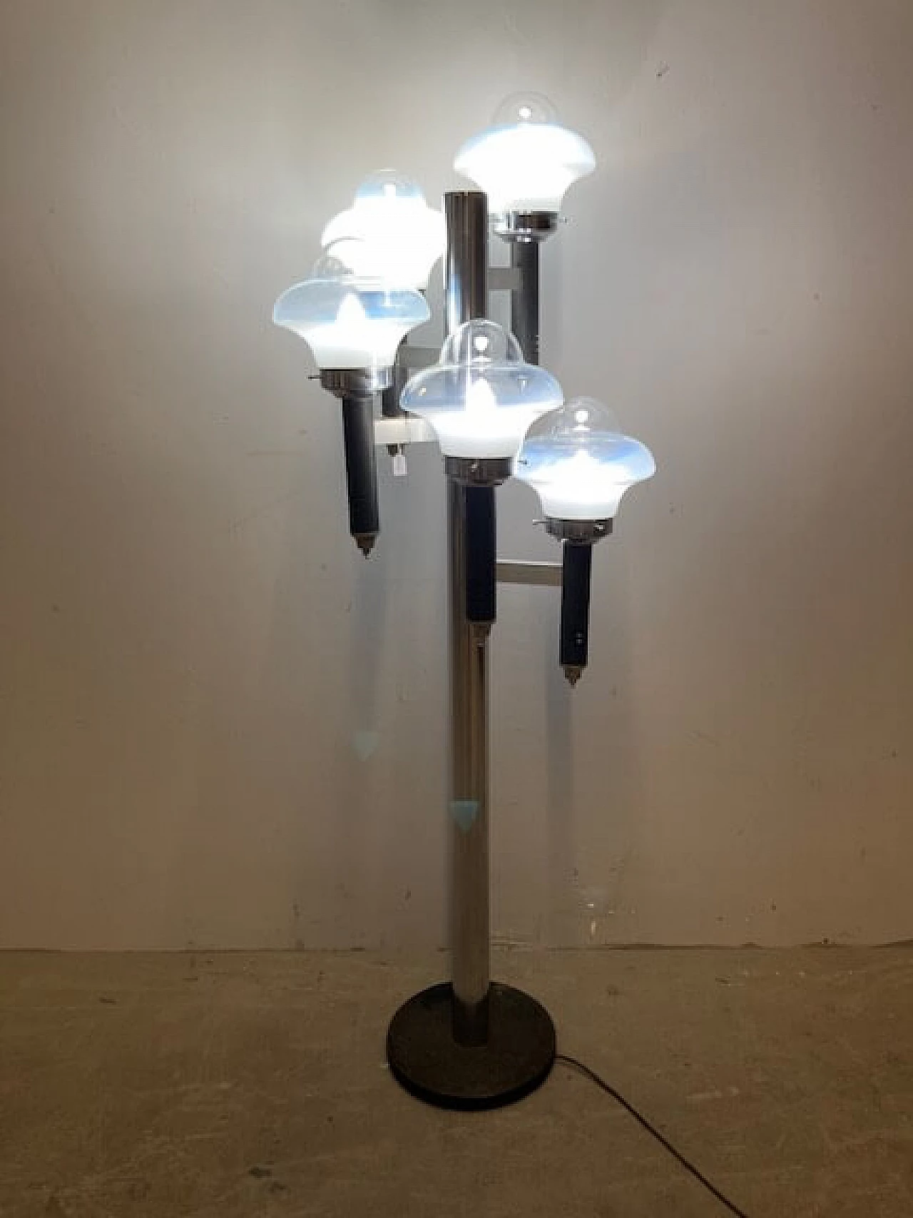 Five-light chromed metal and glass floor lamp, 1970s 2