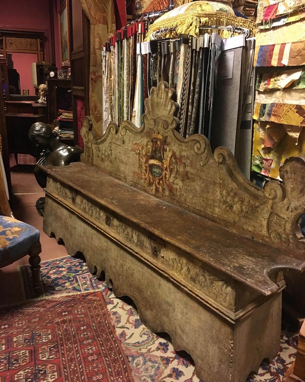 Wood bench with noble coat of arms, 17th century 1