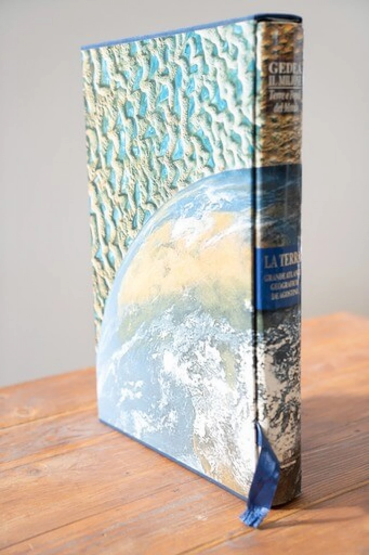 The Earth atlas by De Agostini, 1999 10