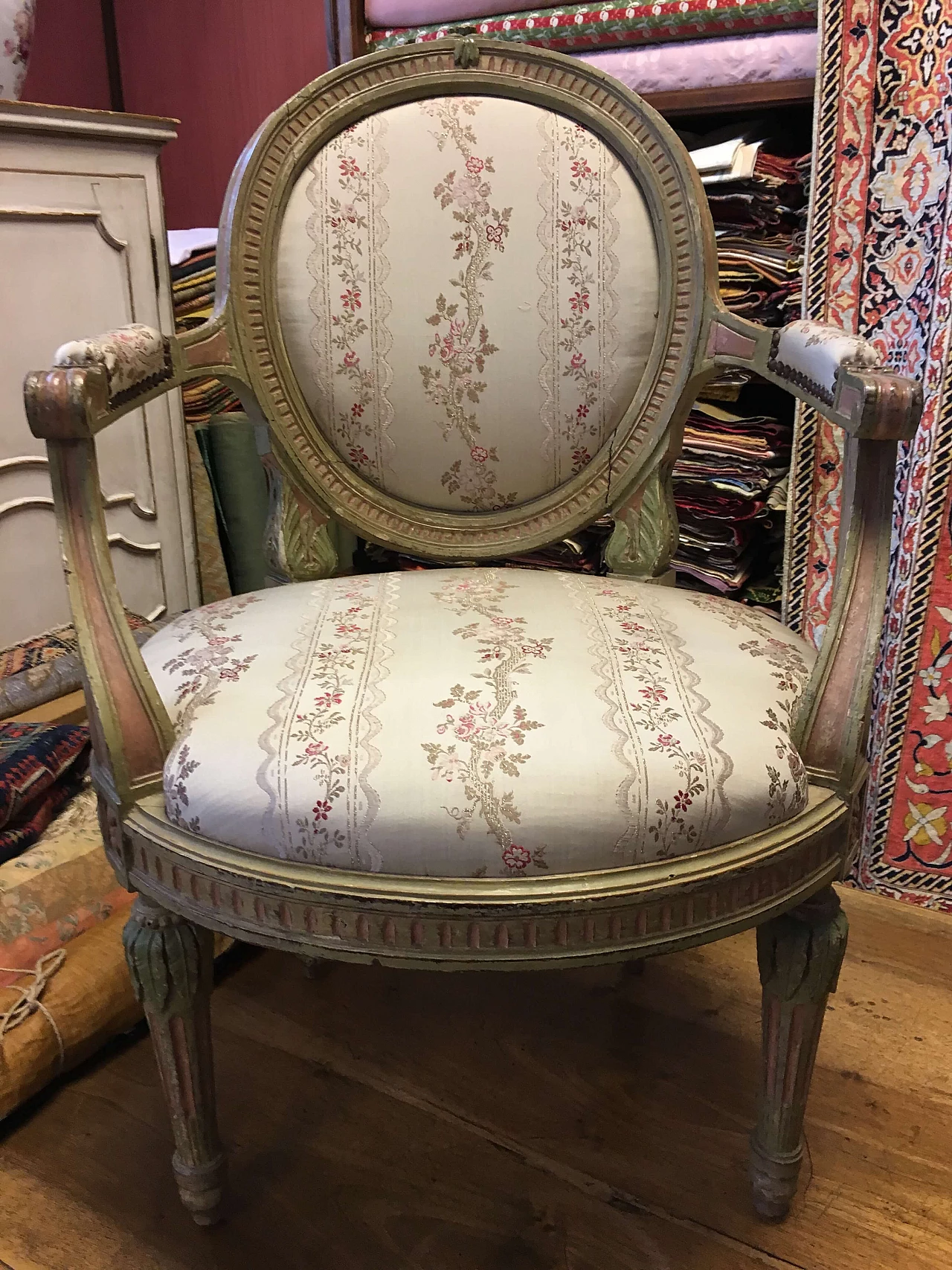 Pair of Piedmontese Louis XVI wood and fabric armchairs, mid-18th century 3