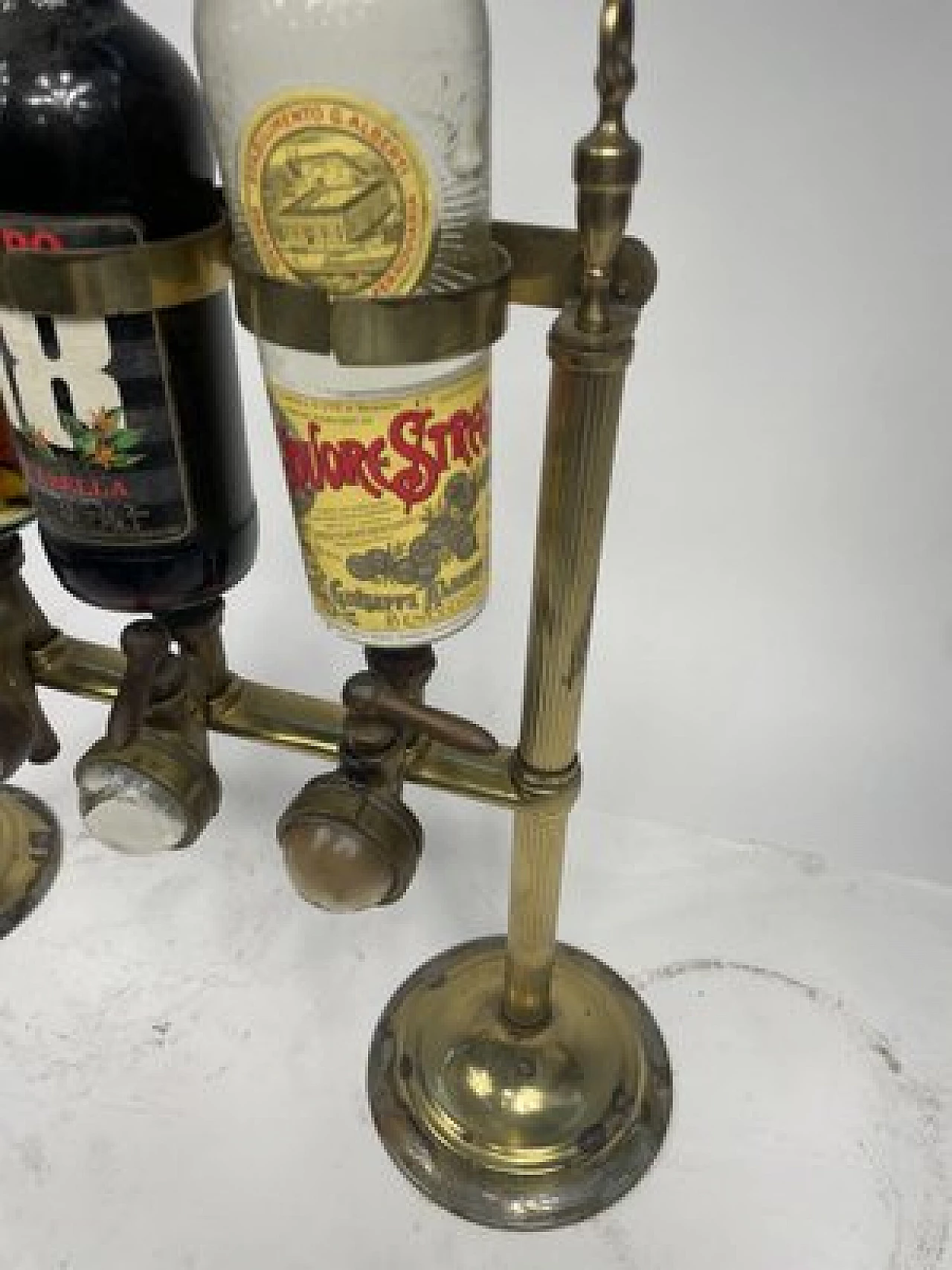 Brass and bronze beverage dispenser with pourers and taps, 1940s 5