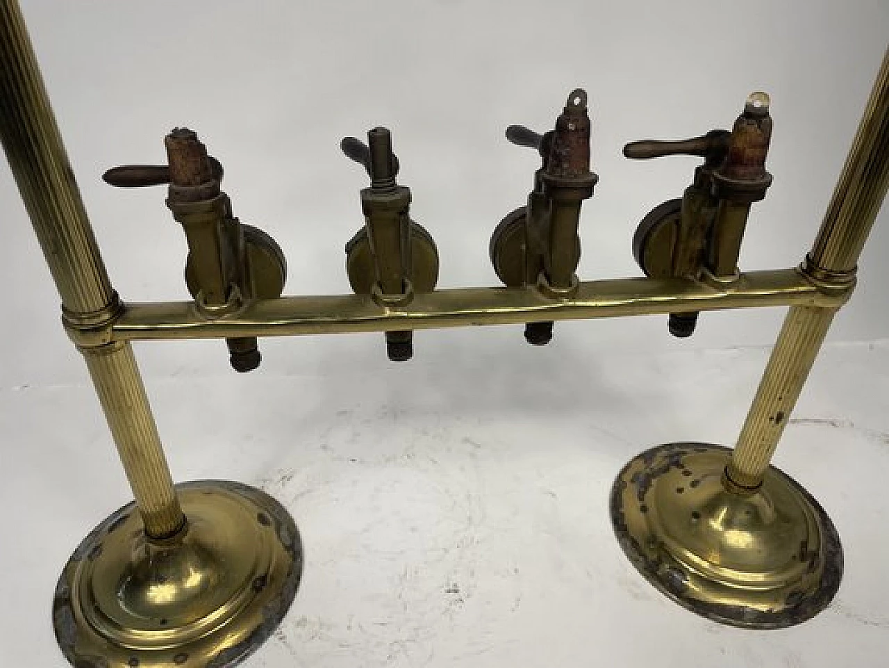 Brass and bronze beverage dispenser with pourers and taps, 1940s 9