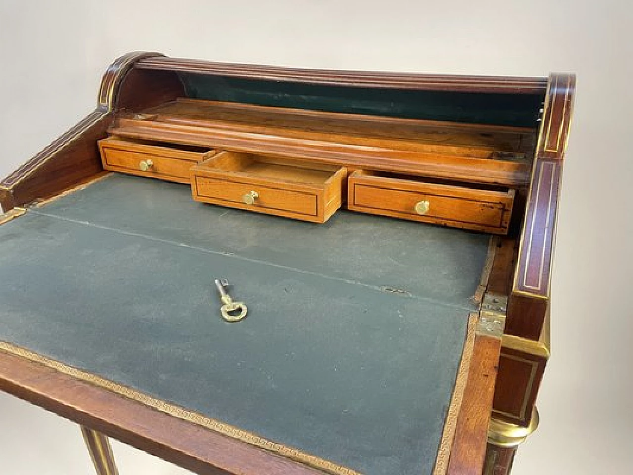 Napoleon III mahogany desk by Maison Krieger Paris, 19th century 15