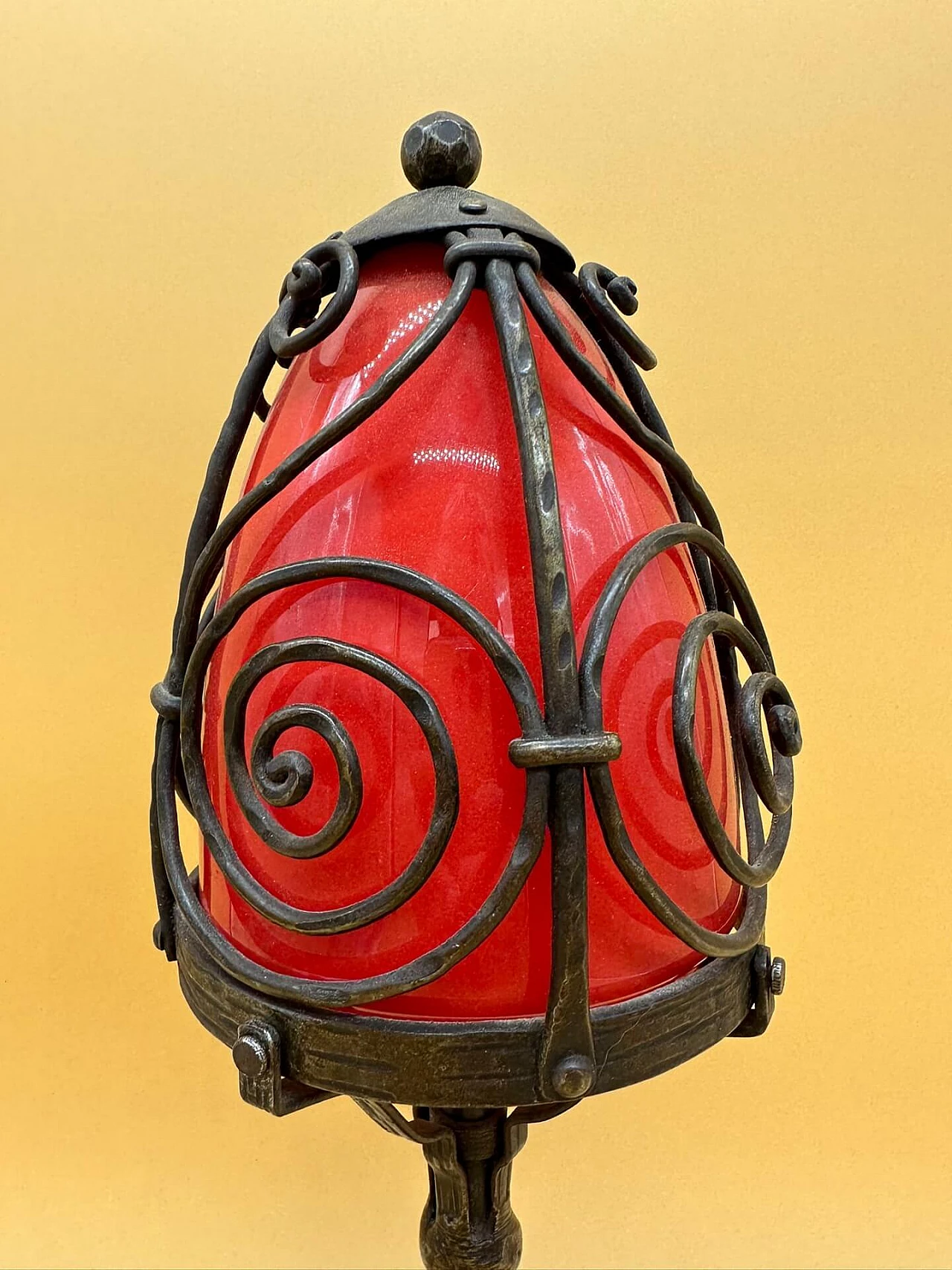 Art Deco wrought iron and red glass table lamp, 20s 2