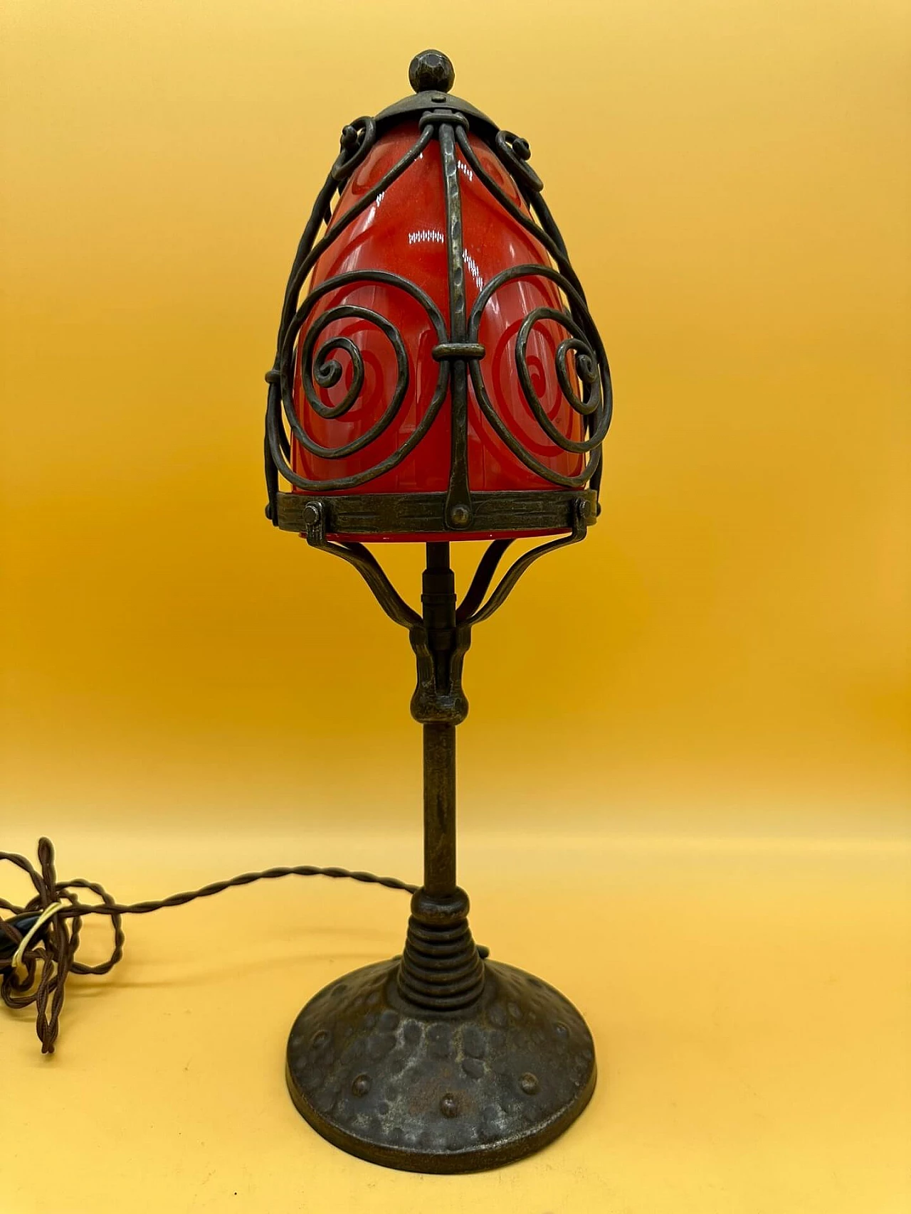 Art Deco wrought iron and red glass table lamp, 20s 3