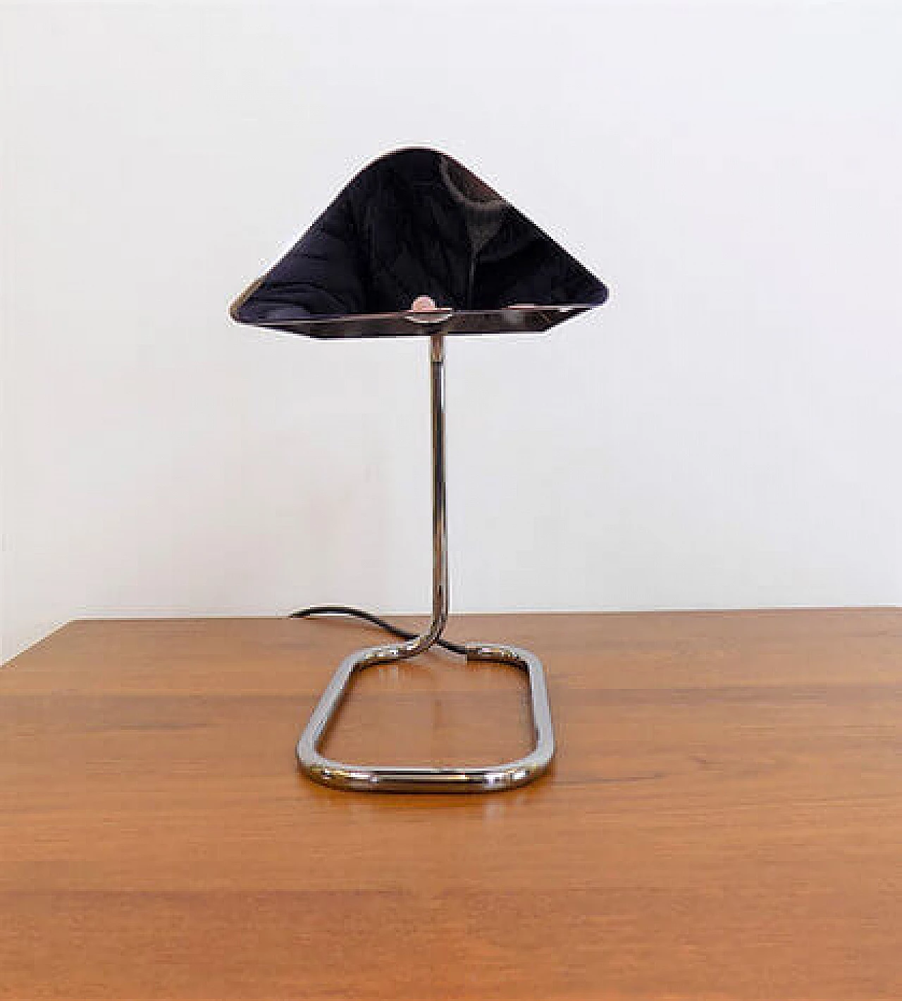 Adjustable metal table lamp by Florian Schulz, 1970s 6