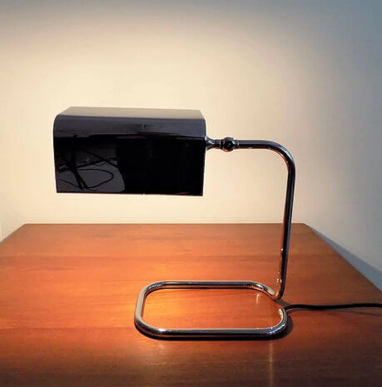 Adjustable metal table lamp by Florian Schulz, 1970s 8