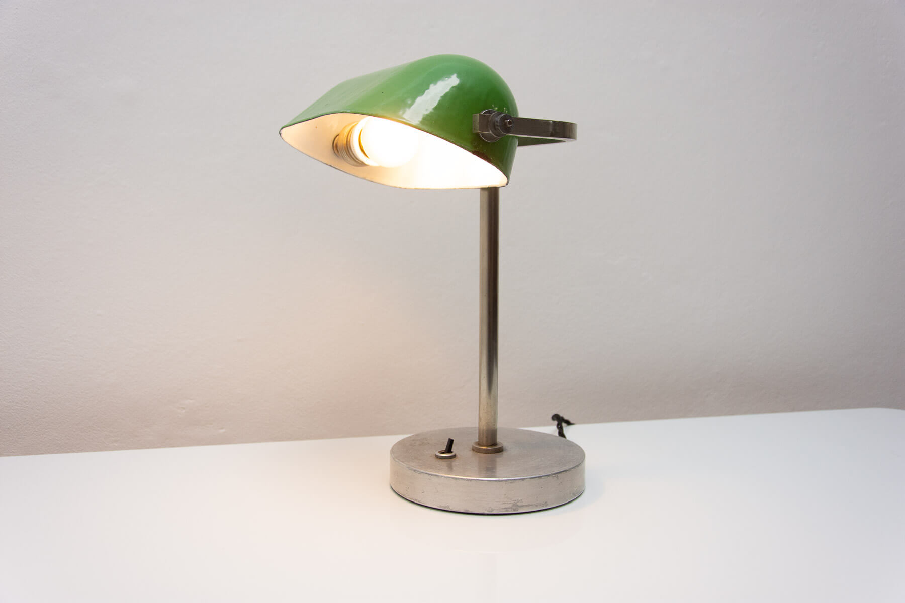 Ministerial brass table lamp with green glass shade. Made in Italy
