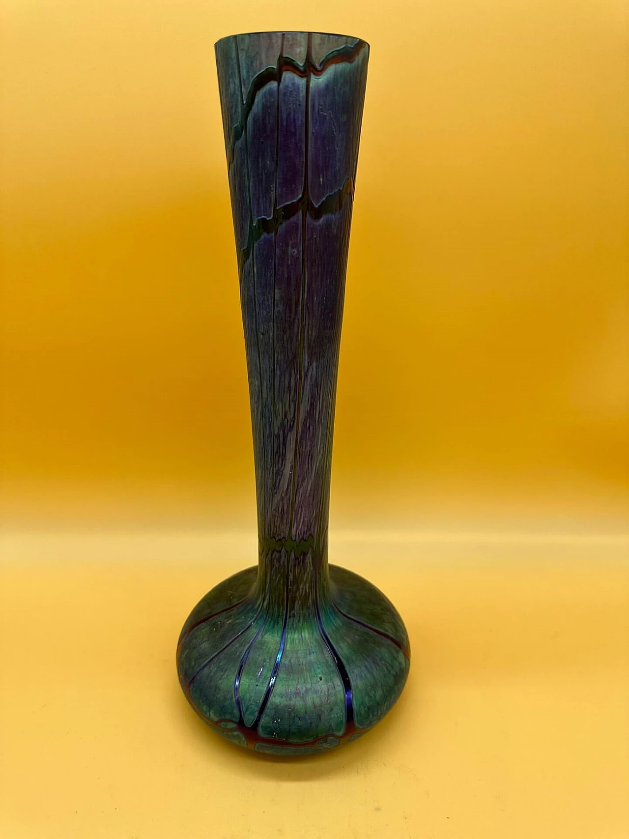 Iridescent glass vase with drippings, early 1900s 1