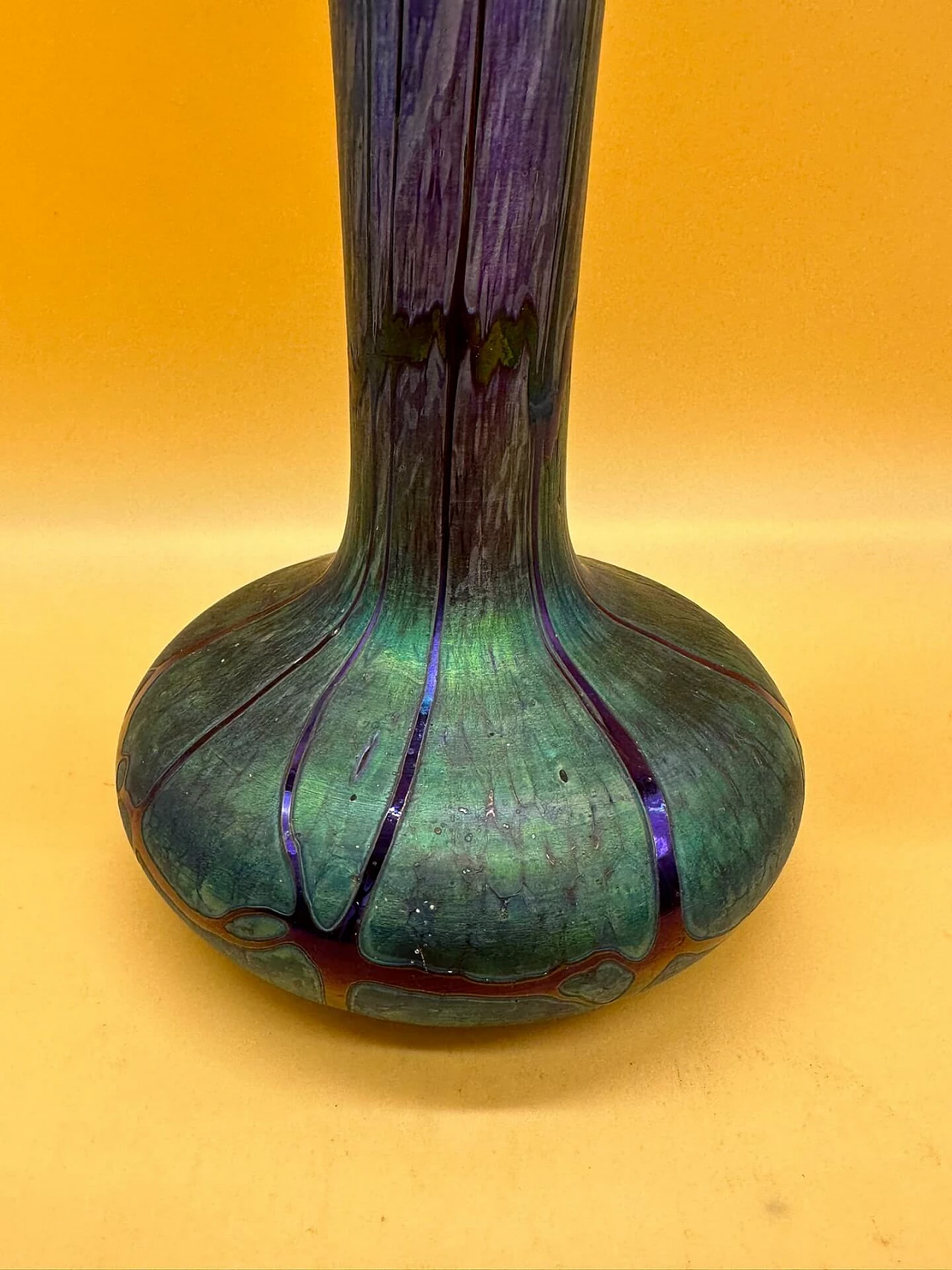 Iridescent glass vase with drippings, early 1900s 3