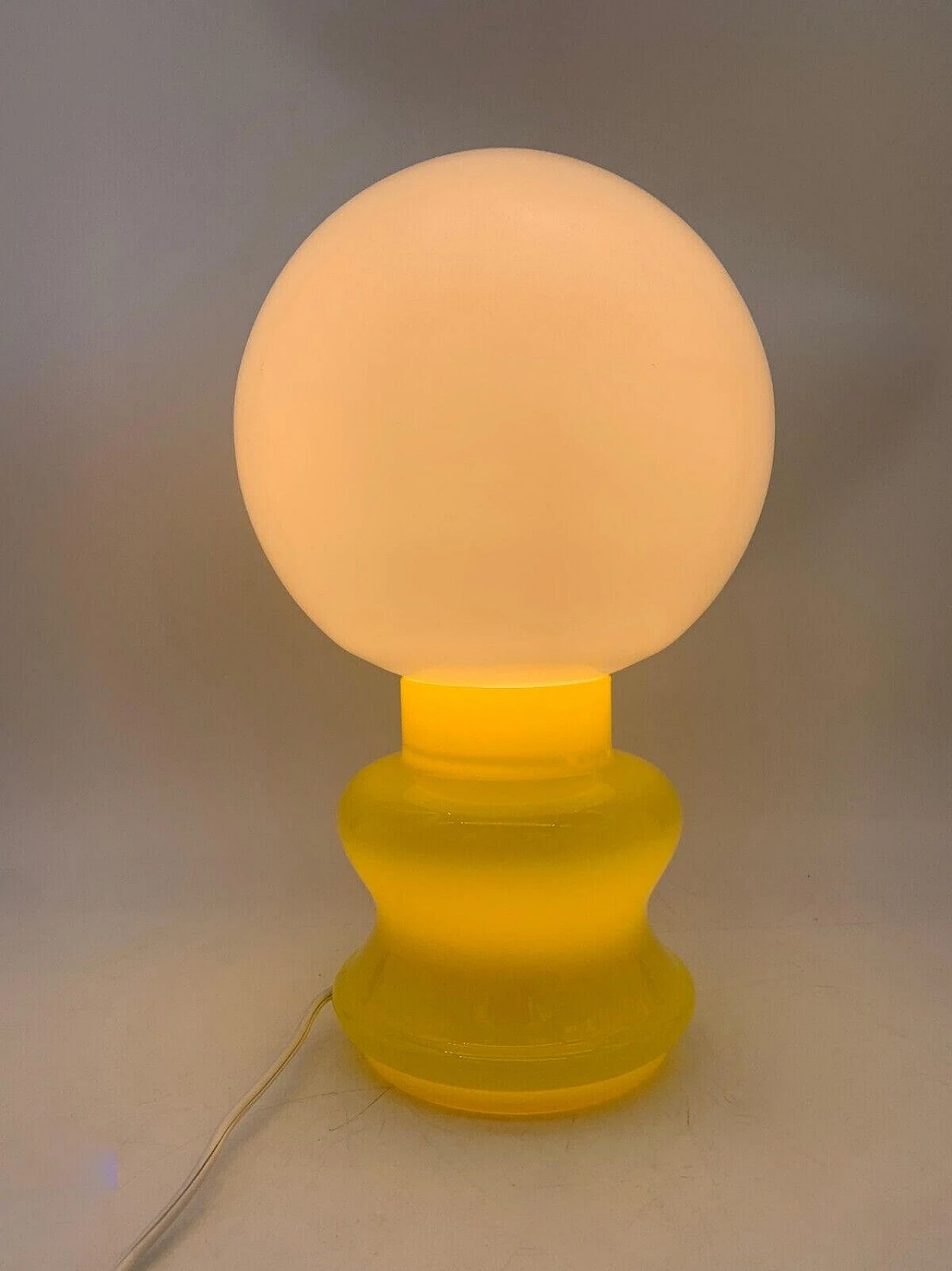 Pair of white and yellow Murano glass table lamps, 1970s 1