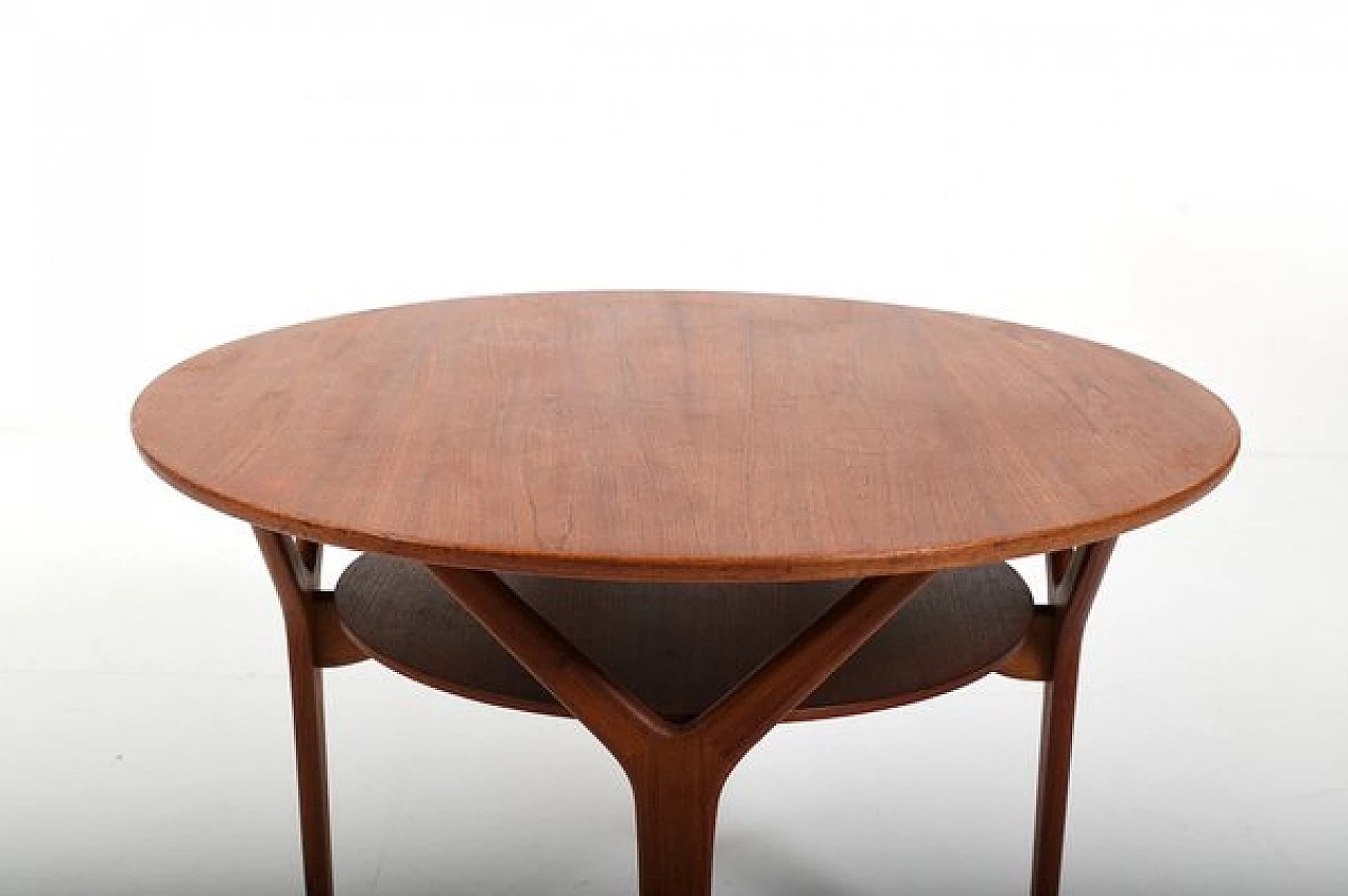 Round teak sofa table by Arne Vodder for Vamo Sønderborg, 1960s 5