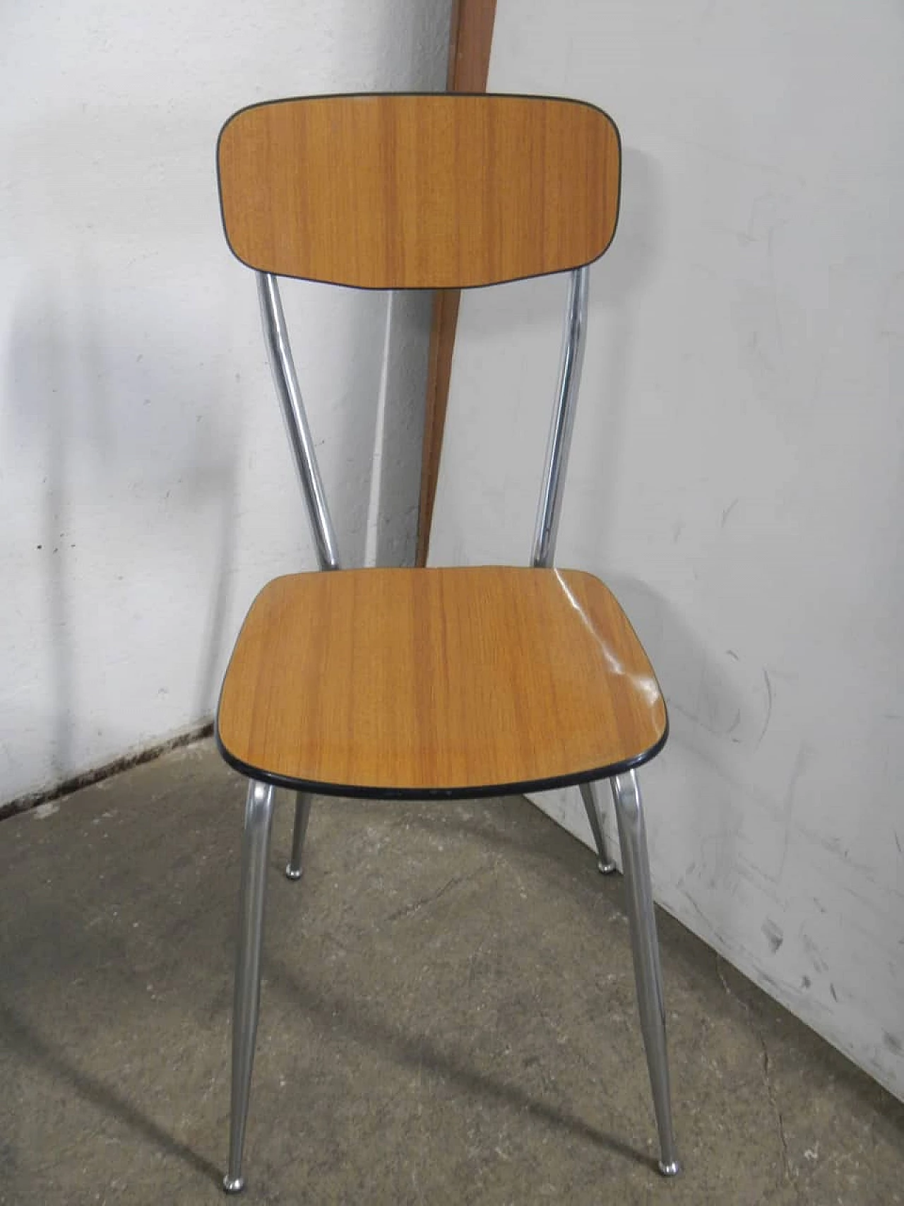 4 Sedie in formica marrone con struttura in metallo, anni '50 4