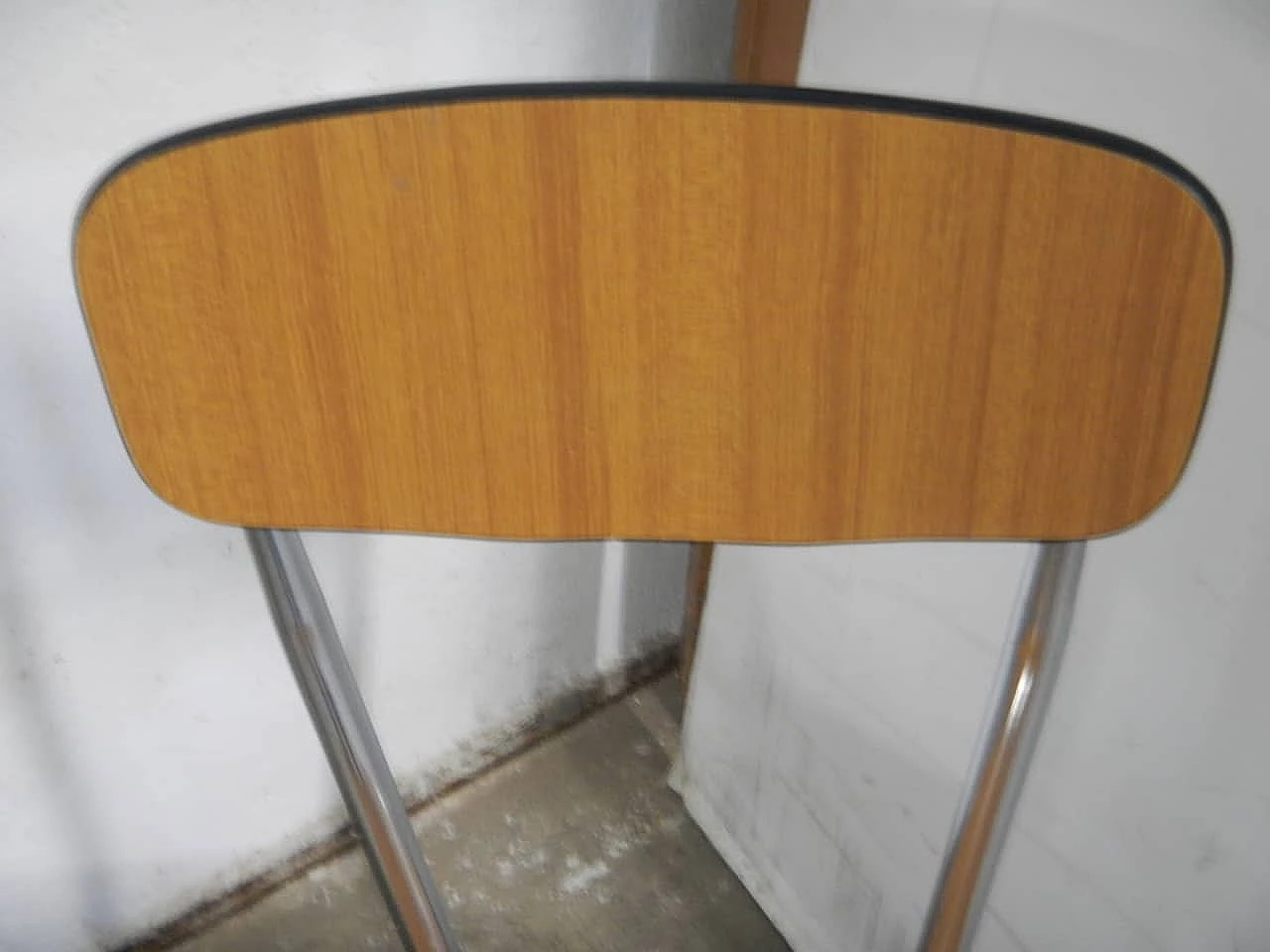 4 Sedie in formica marrone con struttura in metallo, anni '50 8