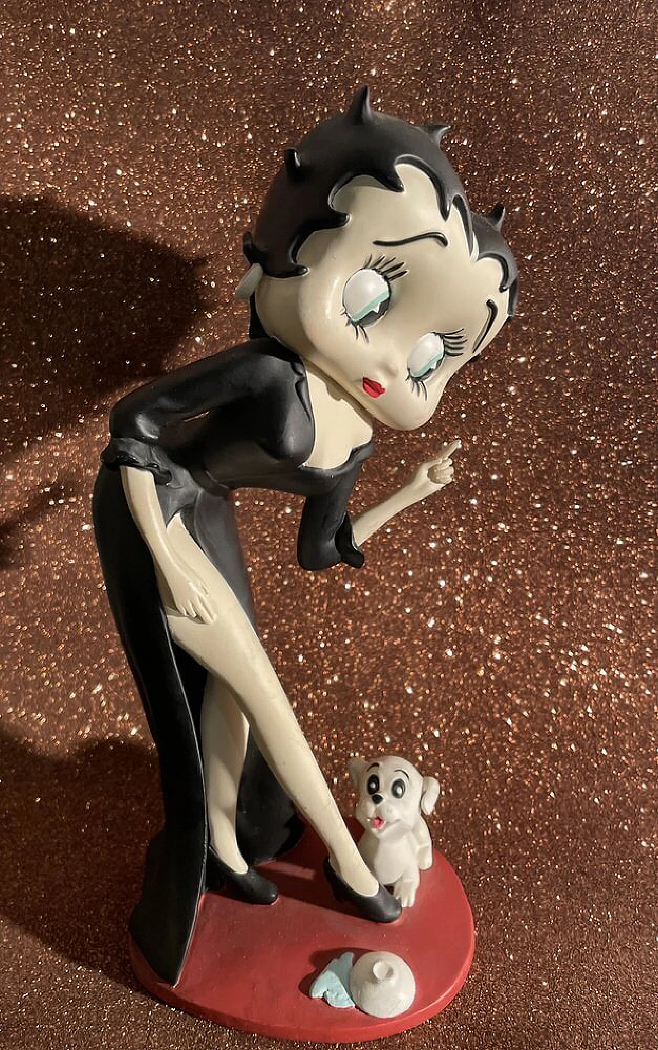 Statuetta da collezione Betty Boop con abito nero e cagnolino di Fleischer Studios, 2007 1